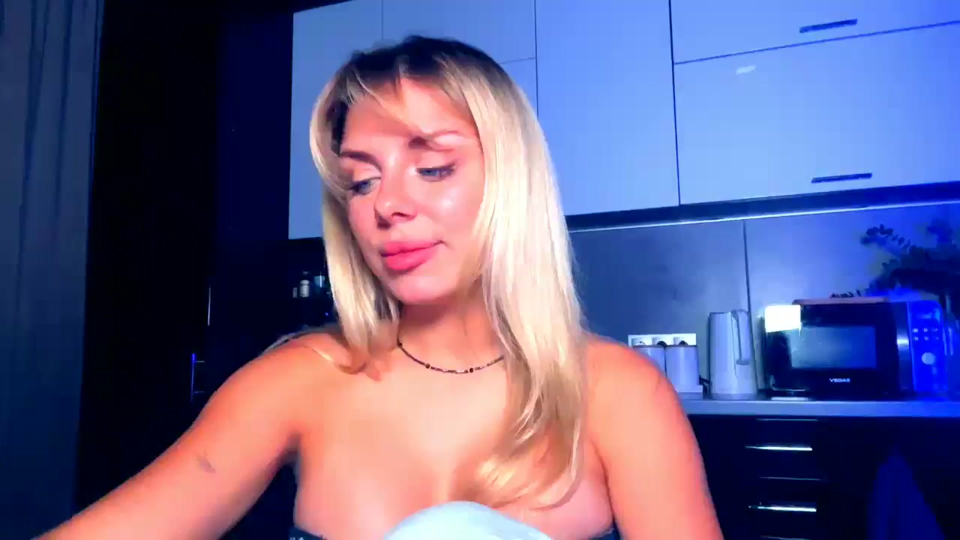 Gallery image thumbnail from TorySins's myfreecams stream on, 08/26/2025, 15:05 image 12 of 20