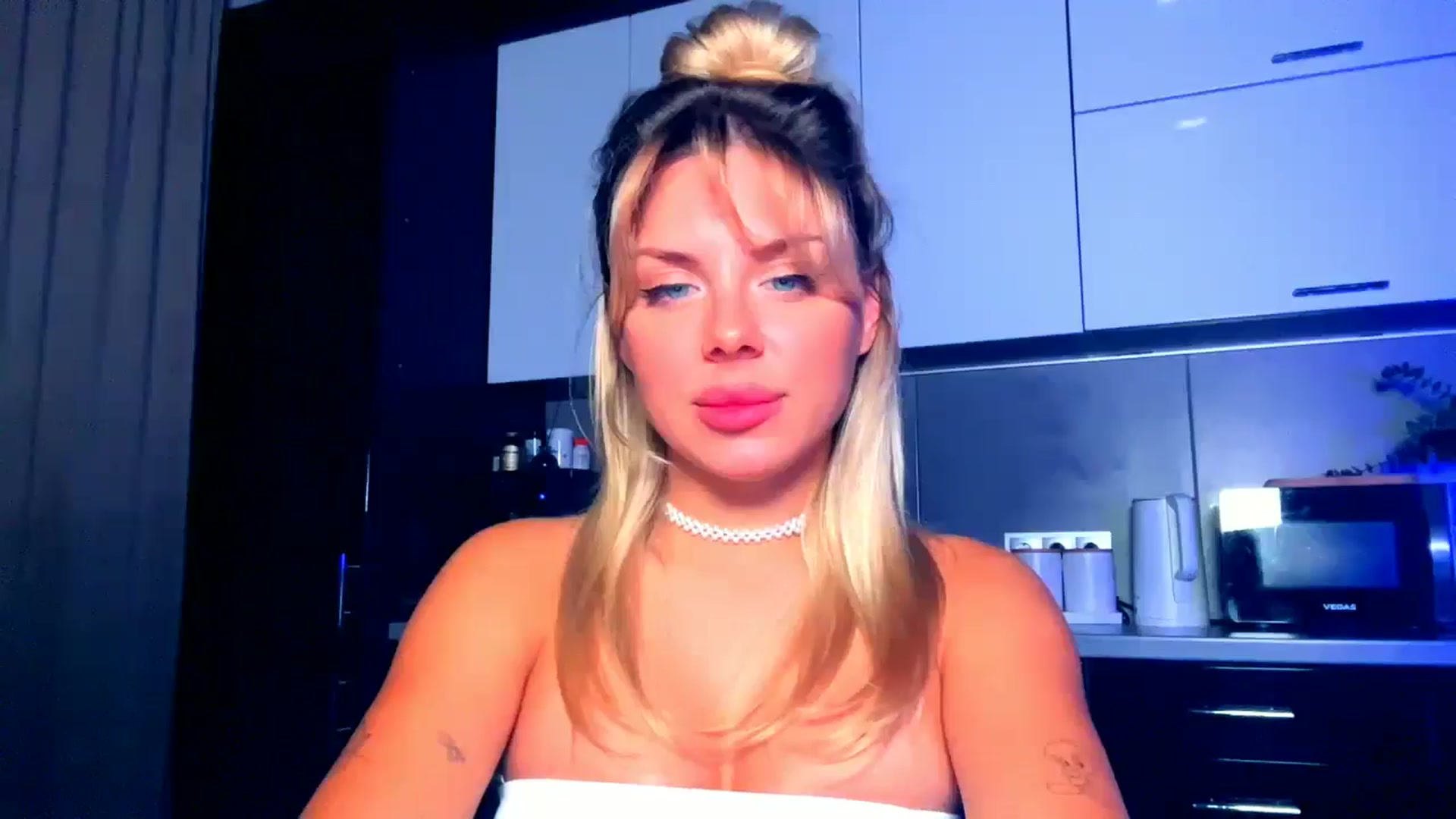 Gallery image thumbnail from TorySins's myfreecams stream on, 08/26/2025, 21:15 image 15 of 20
