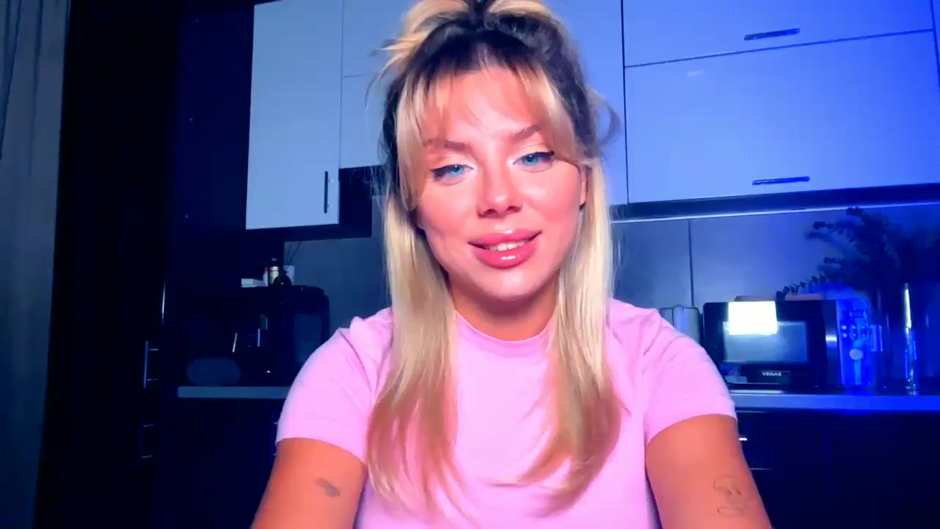 Gallery image thumbnail from TorySins's myfreecams stream on, 08/29/2025, 17:17 image 11 of 20