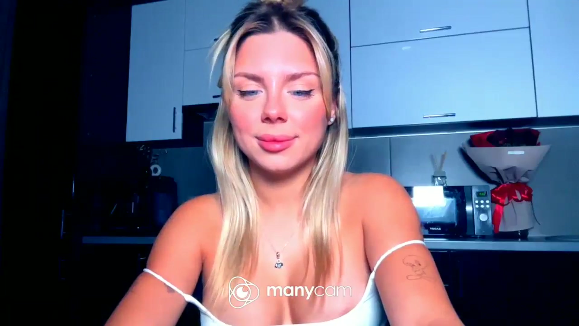 Gallery image thumbnail from TorySins's myfreecams stream on, 09/30/2025, 17:48 image 15 of 20