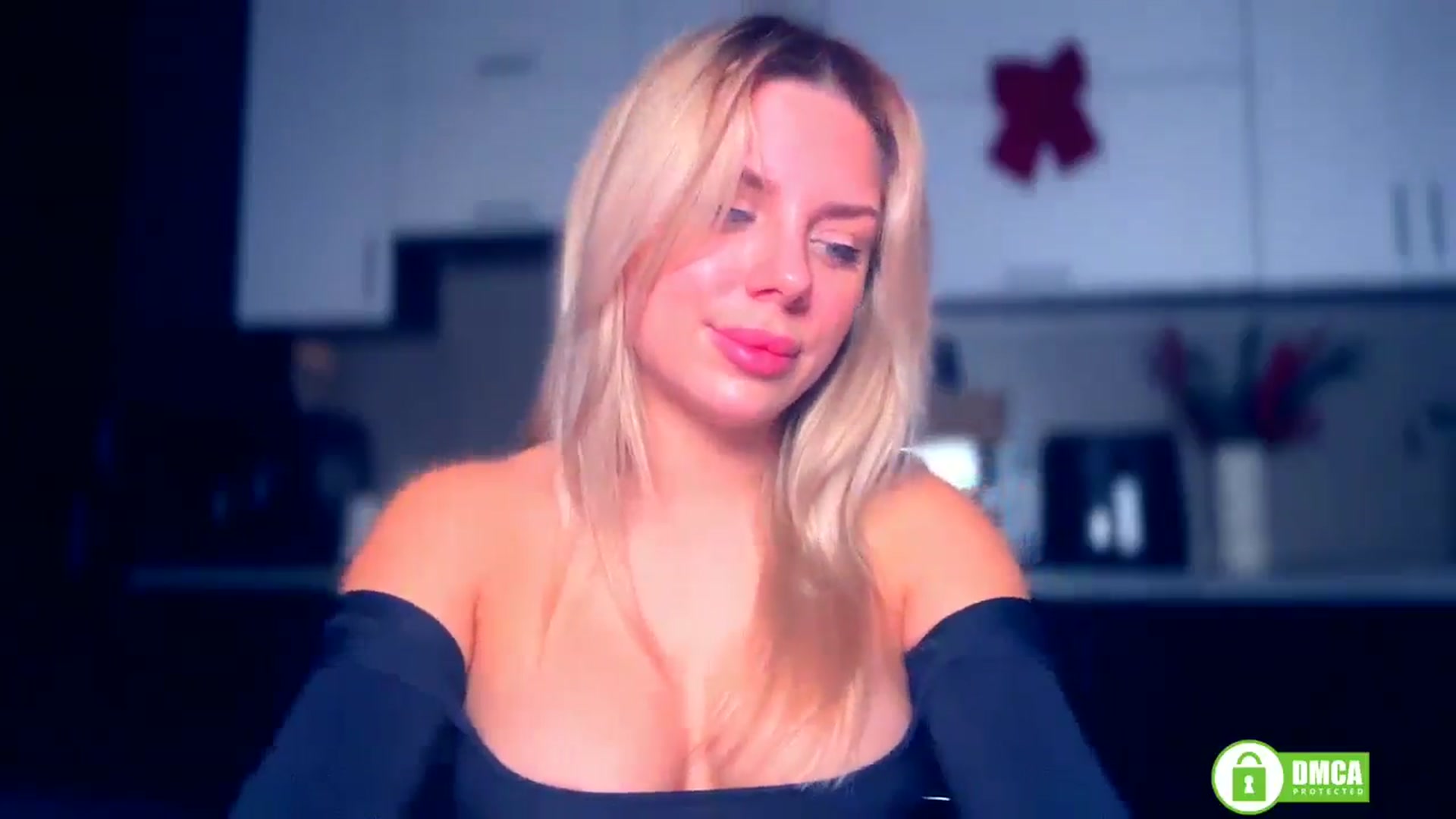 Gallery image thumbnail from TorySins's myfreecams stream on, 12/24/2025, 20:13 image 6 of 20