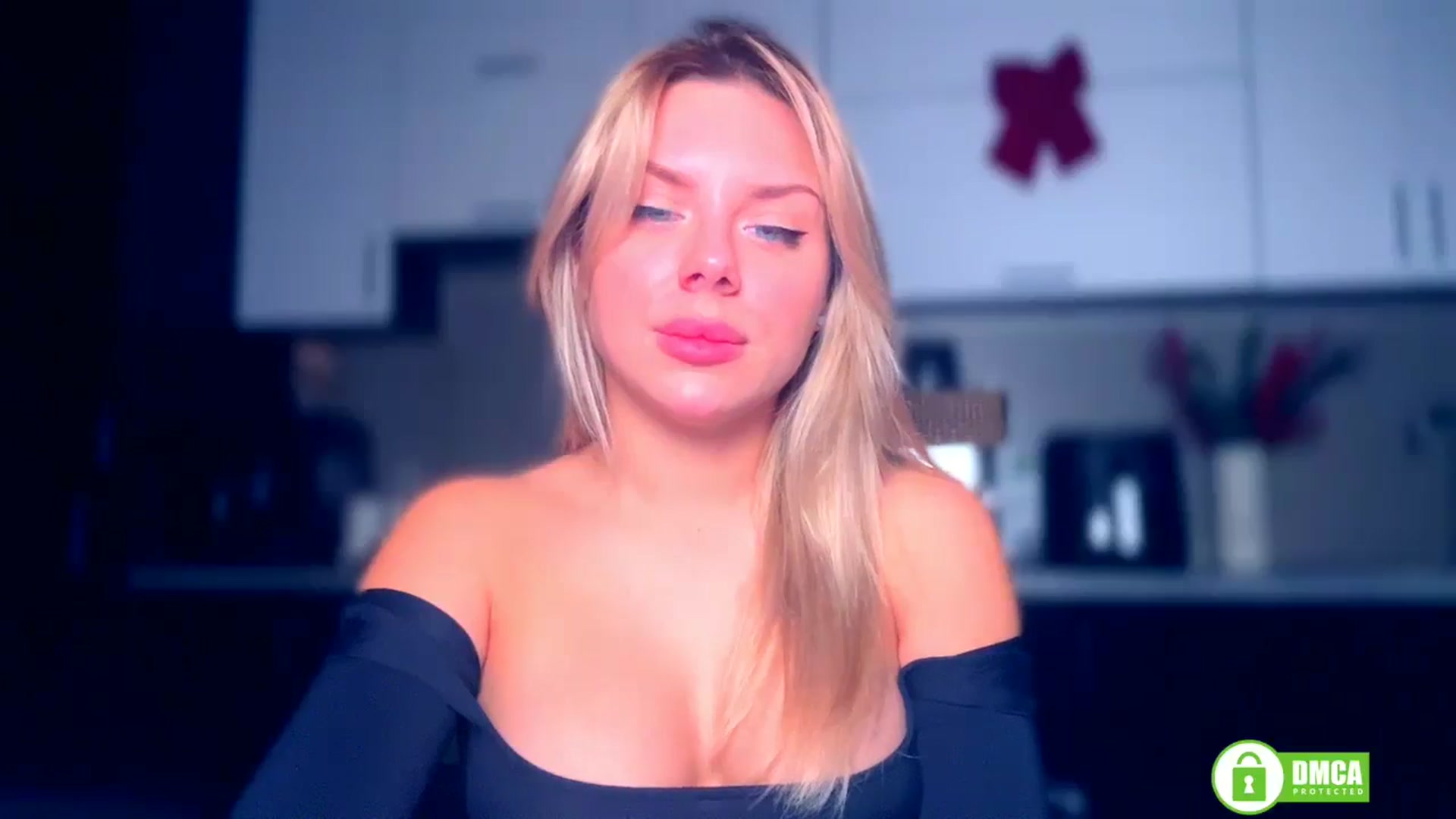 Gallery image thumbnail from TorySins's myfreecams stream on, 12/24/2025, 20:13 image 17 of 20