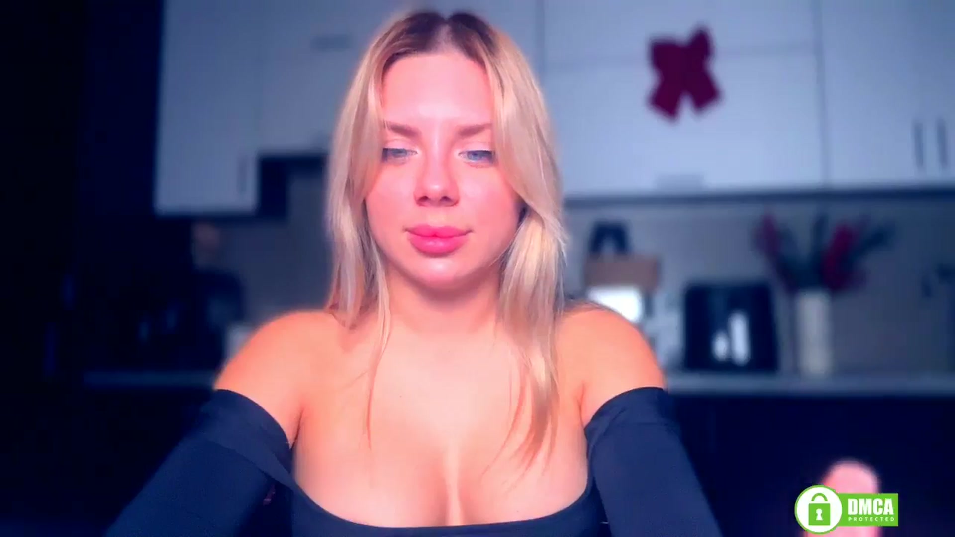 Gallery image thumbnail from TorySins's myfreecams stream on, 12/24/2025, 20:13 image 10 of 20