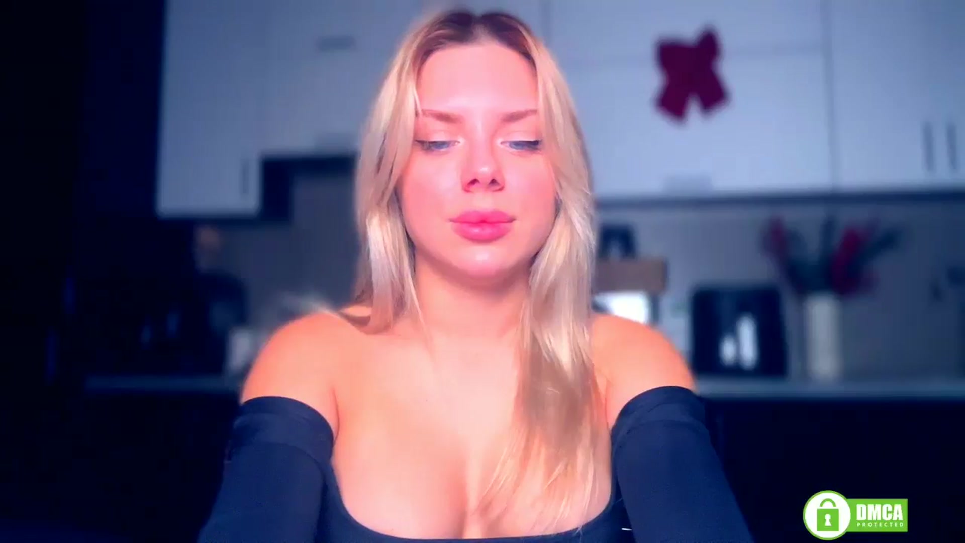 Gallery image thumbnail from TorySins's myfreecams stream on, 12/24/2025, 20:13 image 5 of 20
