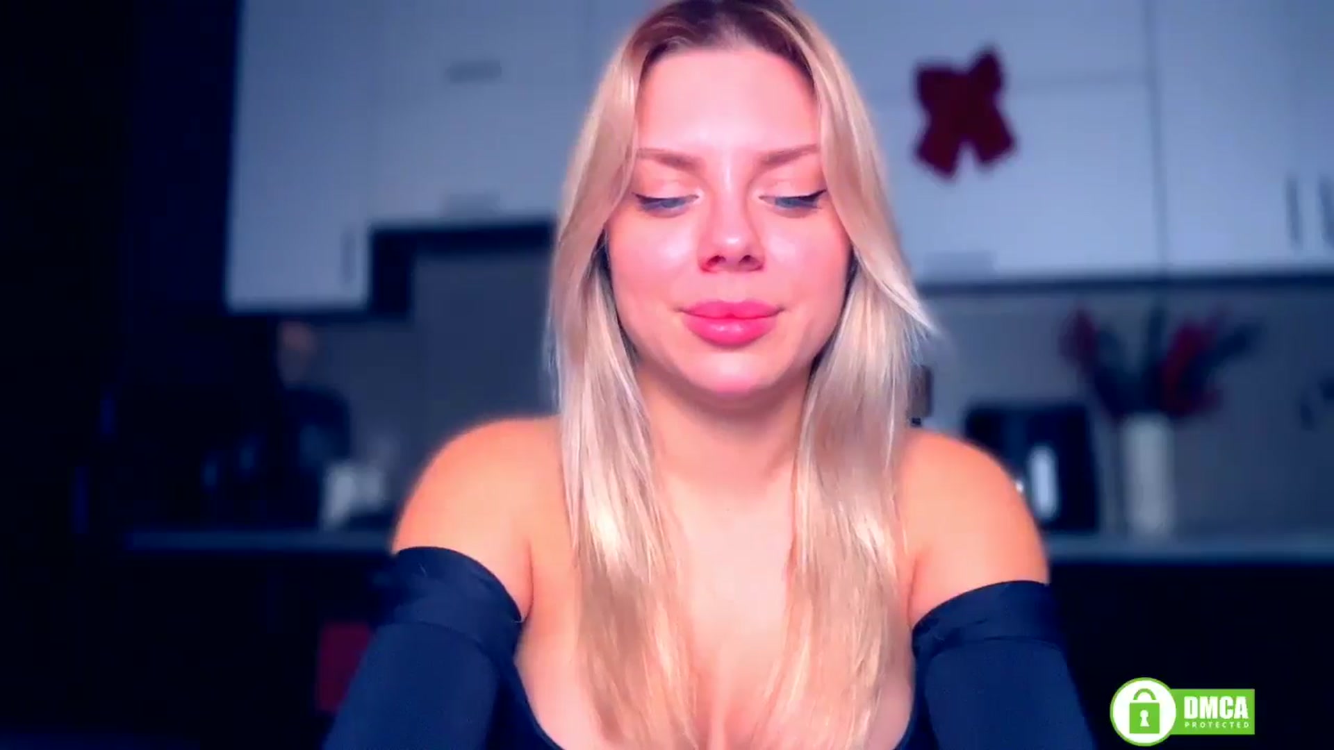 Gallery image thumbnail from TorySins's myfreecams stream on, 12/24/2025, 21:50 image 11 of 20