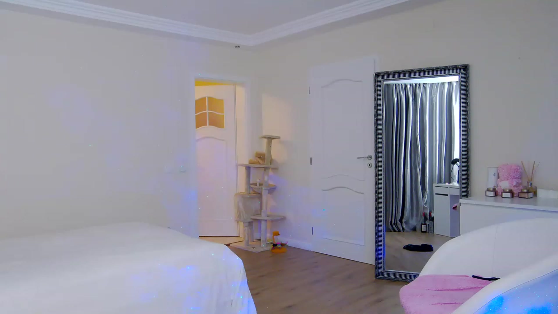 Gallery image thumbnail from TotalBella's myfreecams stream on, 11/21/2022, 02:11 image 14 of 20