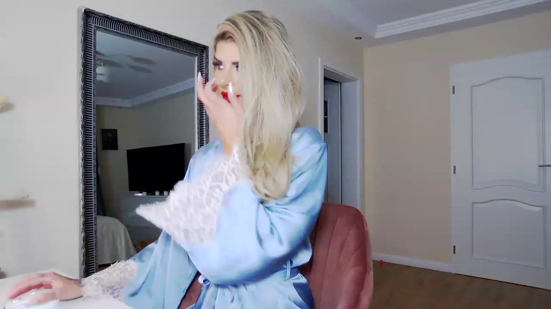 Gallery image thumbnail from TotalBella's myfreecams stream on, 11/25/2022, 23:32 image 9 of 20