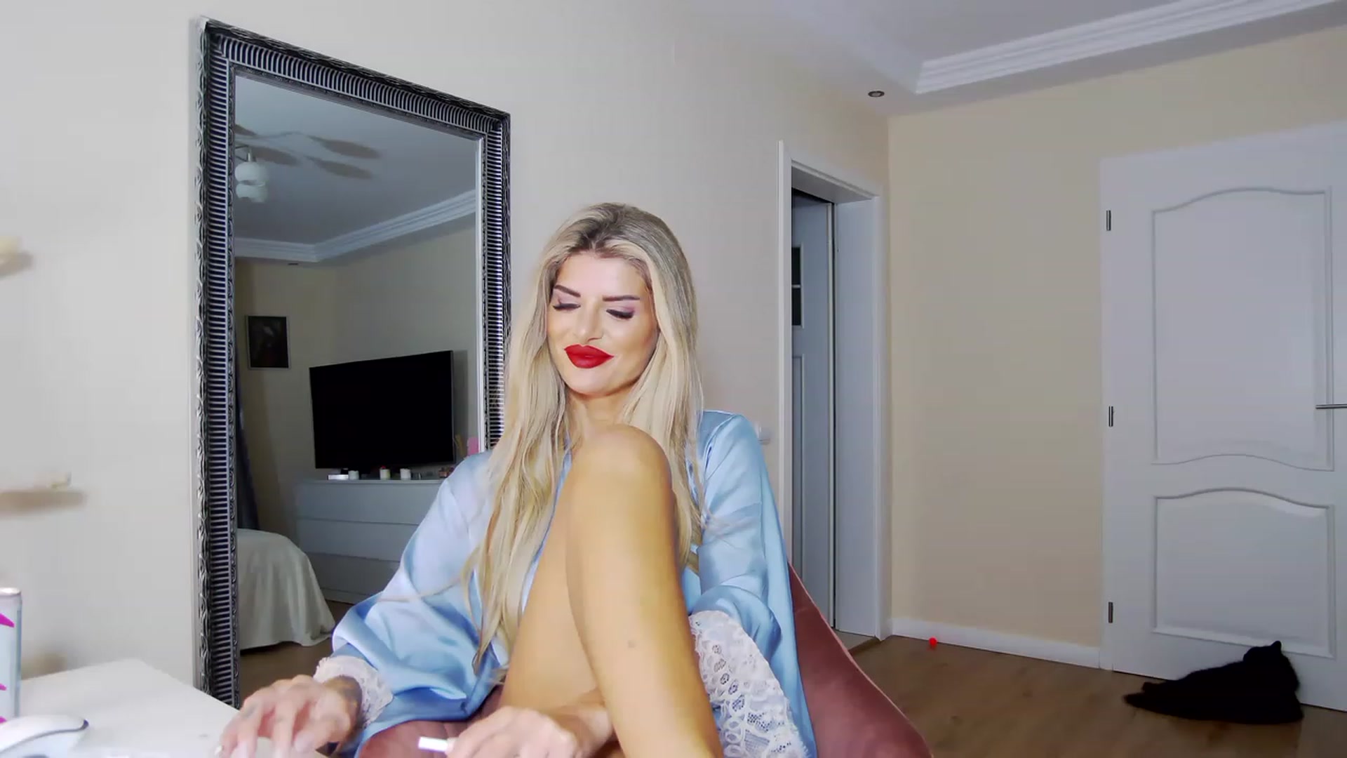 Gallery image thumbnail from TotalBella's myfreecams stream on, 11/25/2022, 23:32 image 15 of 20
