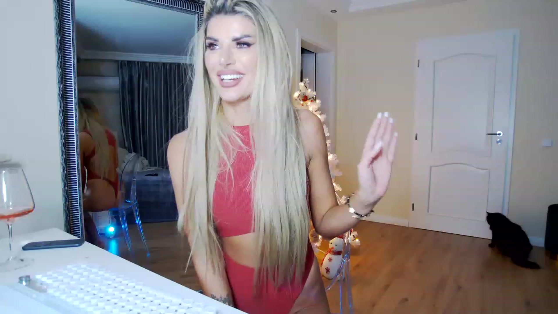 Gallery image thumbnail from TotalBella's myfreecams stream on, 12/05/2022, 01:54 image 4 of 20