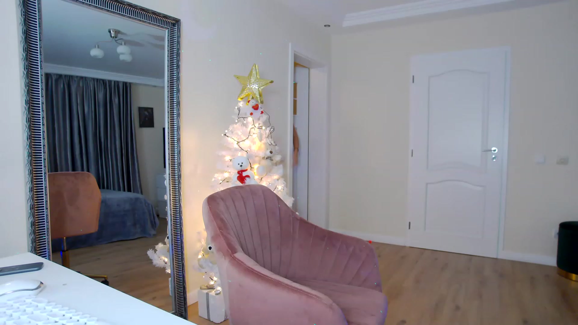 Gallery image thumbnail from TotalBella's myfreecams stream on, 12/05/2022, 21:46 image 6 of 20