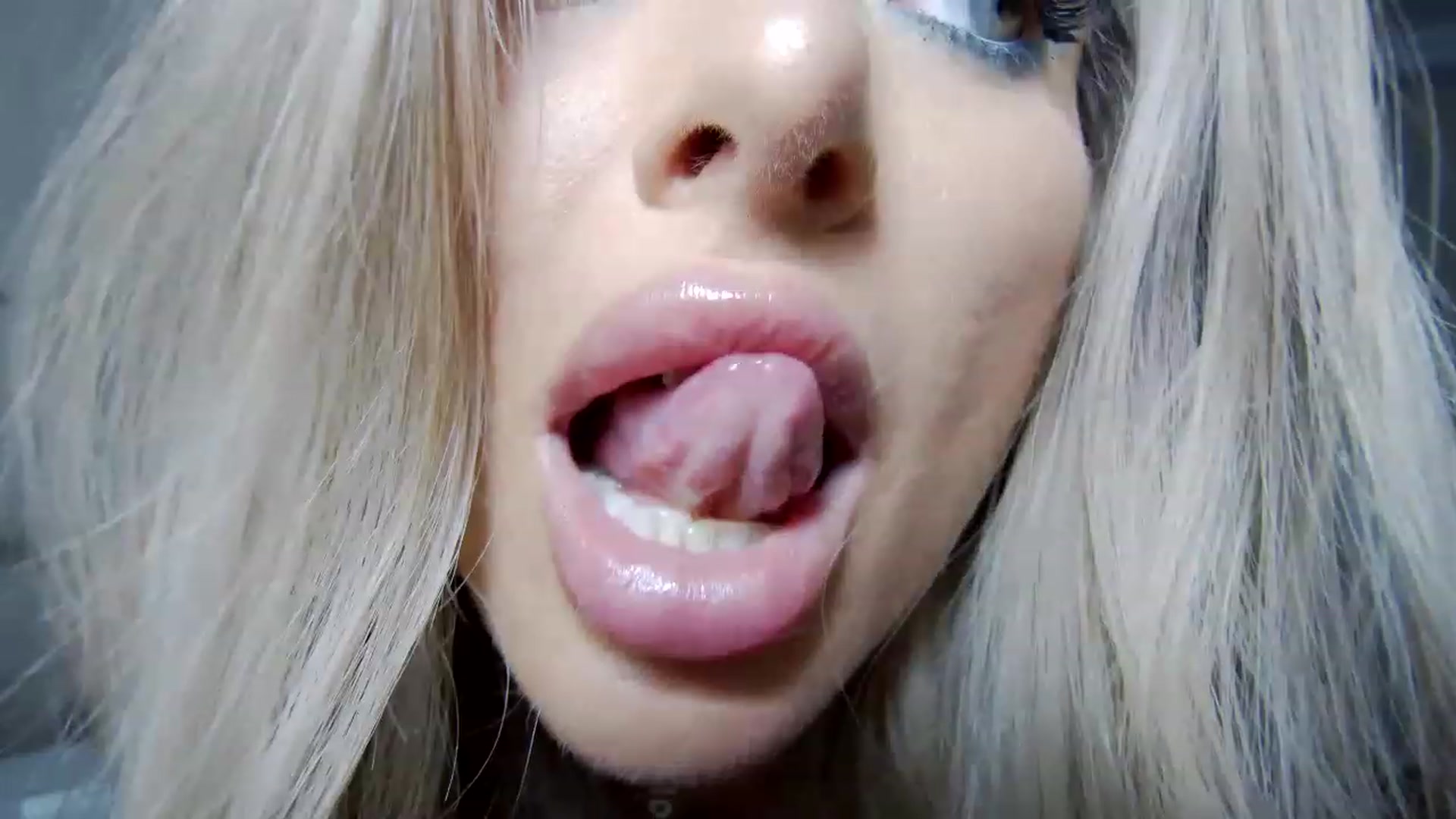 Gallery image thumbnail from TotalBella's myfreecams stream on, 12/08/2022, 23:08 image 10 of 20