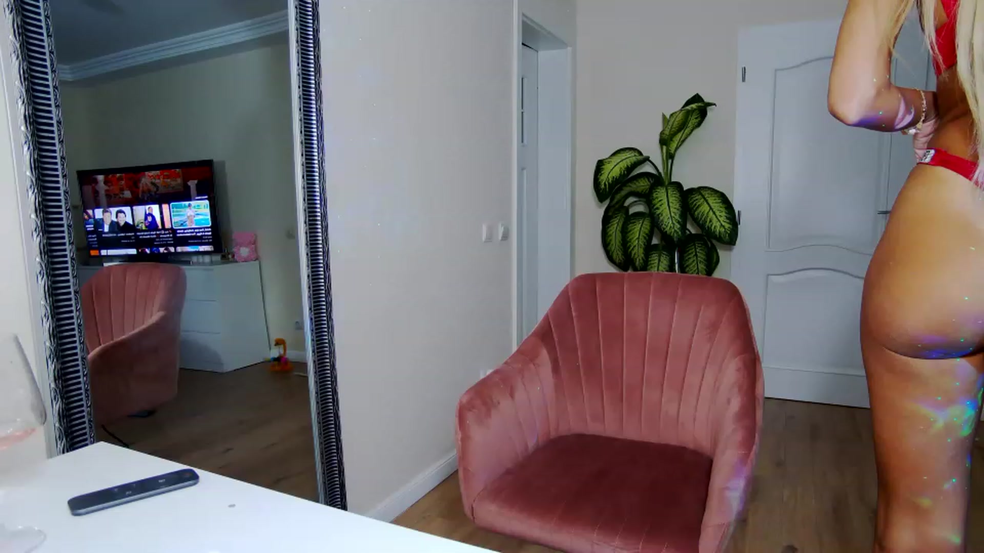 Gallery image thumbnail from TotalBella's myfreecams stream on, 01/22/2023, 21:54 image 8 of 20