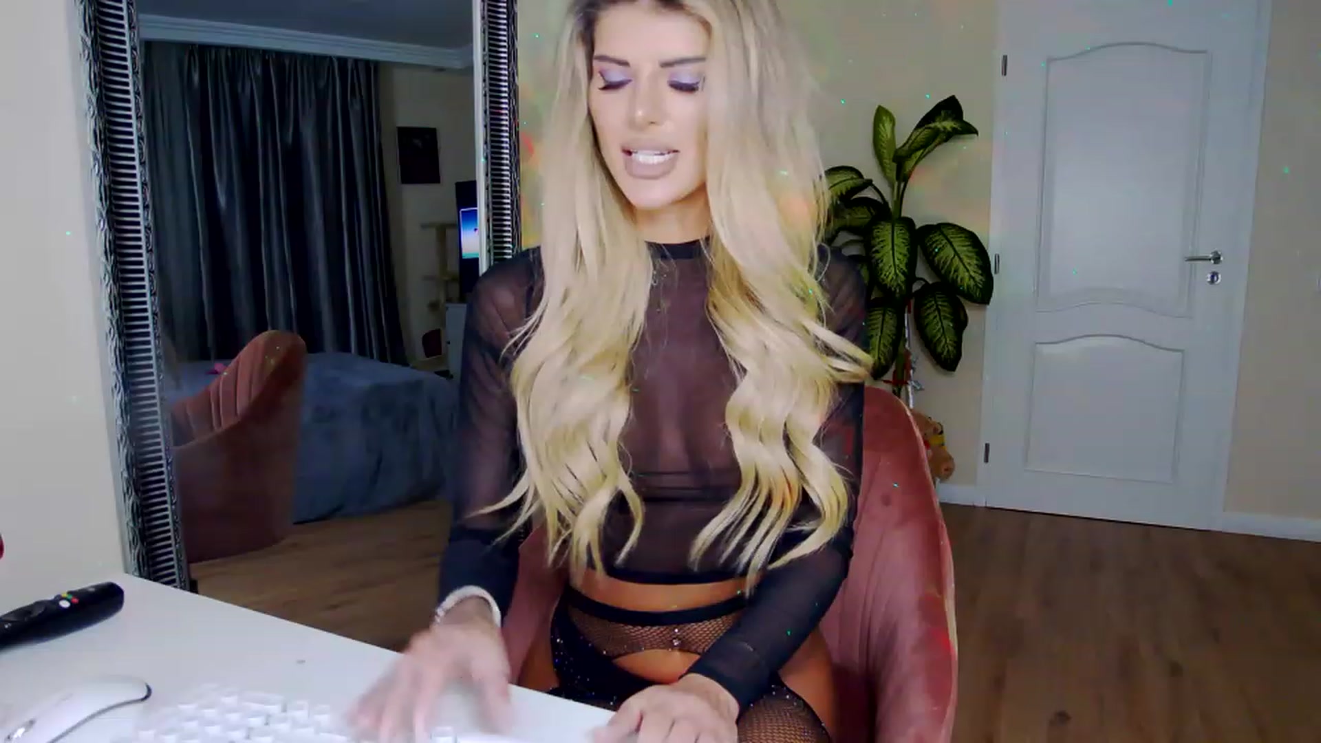 Gallery image thumbnail from TotalBella's myfreecams stream on, 01/25/2023, 22:09 image 8 of 20