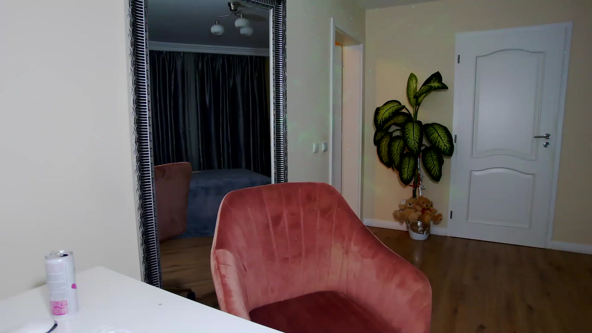 Gallery image thumbnail from TotalBella's myfreecams stream on, 01/27/2023, 24:18 image 5 of 20