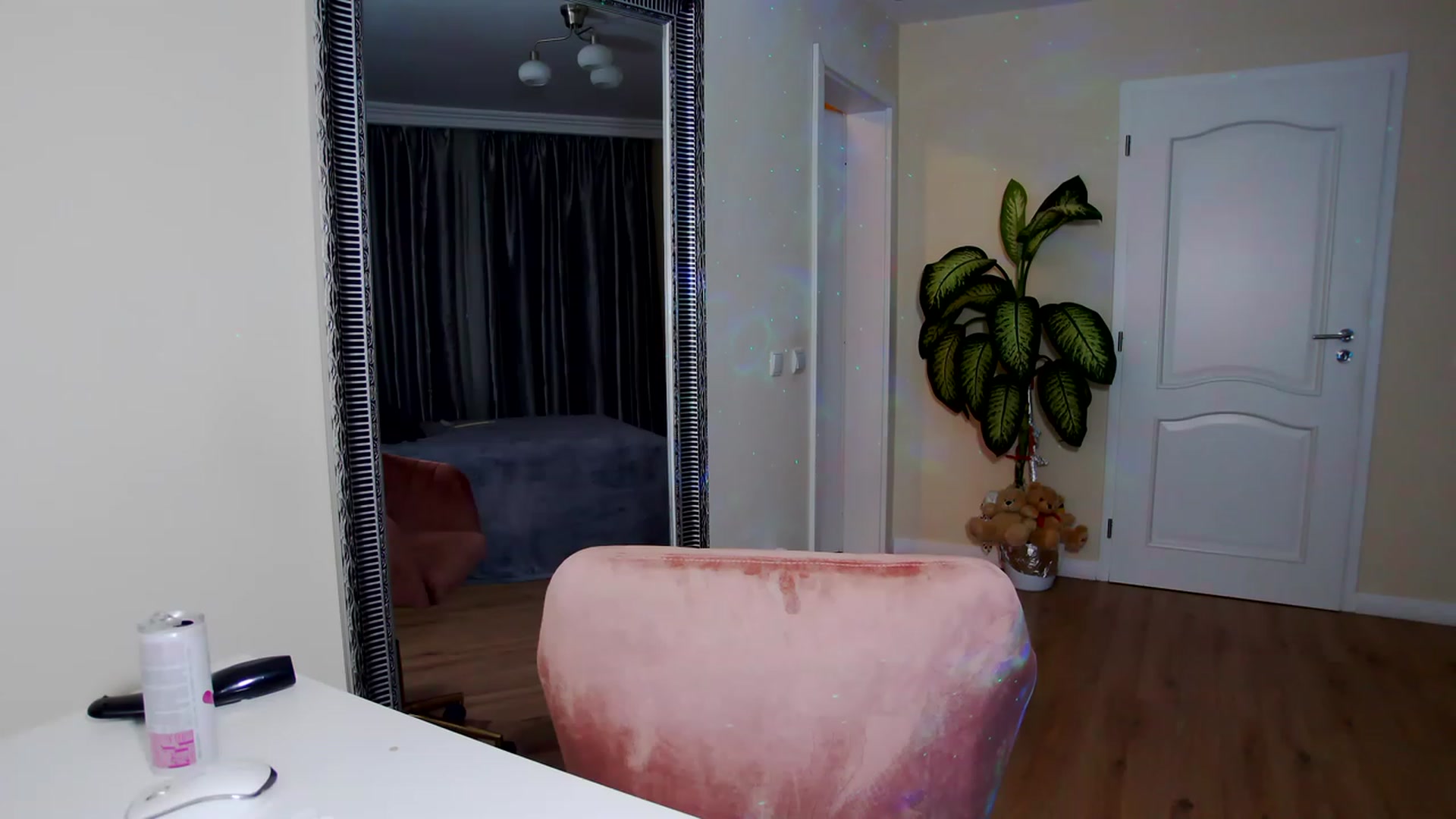 Gallery image thumbnail from TotalBella's myfreecams stream on, 01/27/2023, 24:18 image 7 of 20
