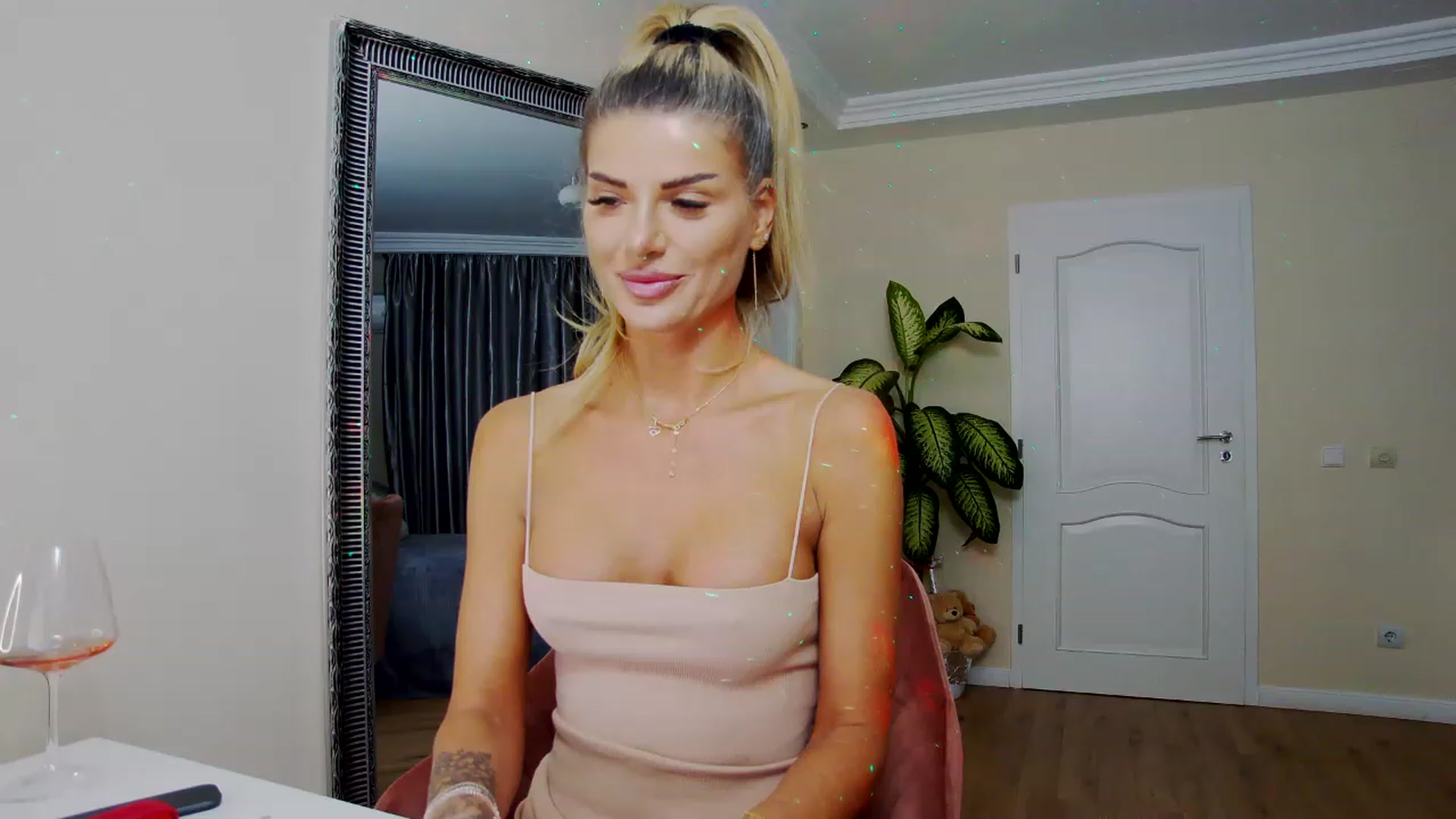 Gallery image thumbnail from TotalBella's myfreecams stream on, 01/31/2023, 24:03 image 10 of 20