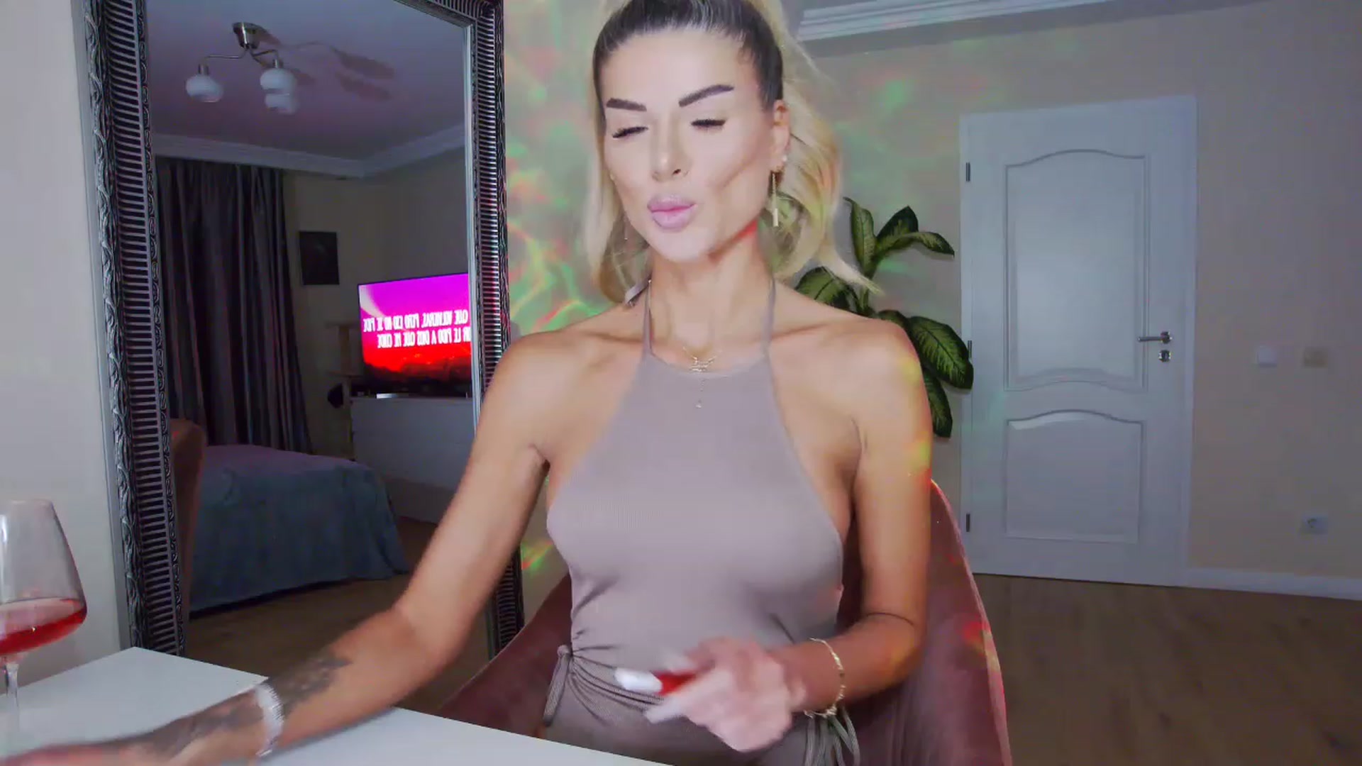 Gallery image thumbnail from TotalBella's myfreecams stream on, 01/31/2023, 23:42 image 15 of 20