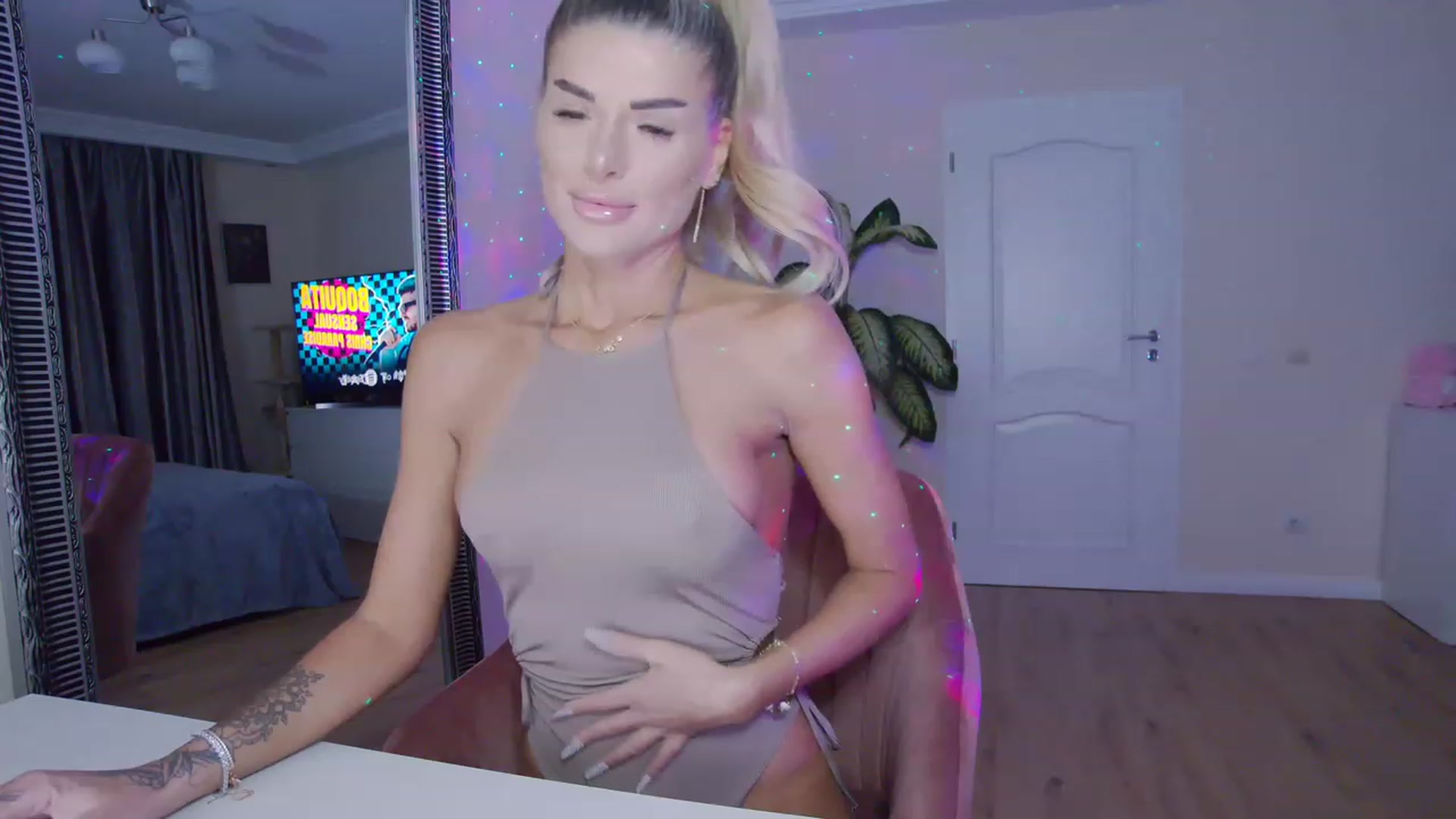 Gallery image thumbnail from TotalBella's myfreecams stream on, 01/31/2023, 23:42 image 2 of 20