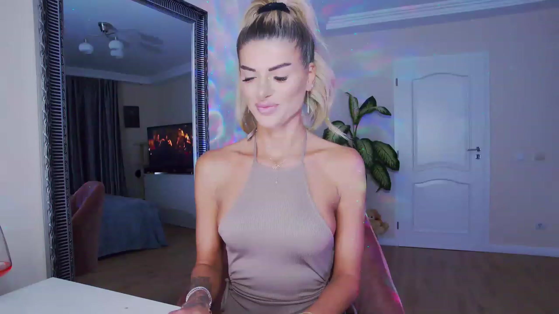 Gallery image thumbnail from TotalBella's myfreecams stream on, 01/31/2023, 23:42 image 16 of 20