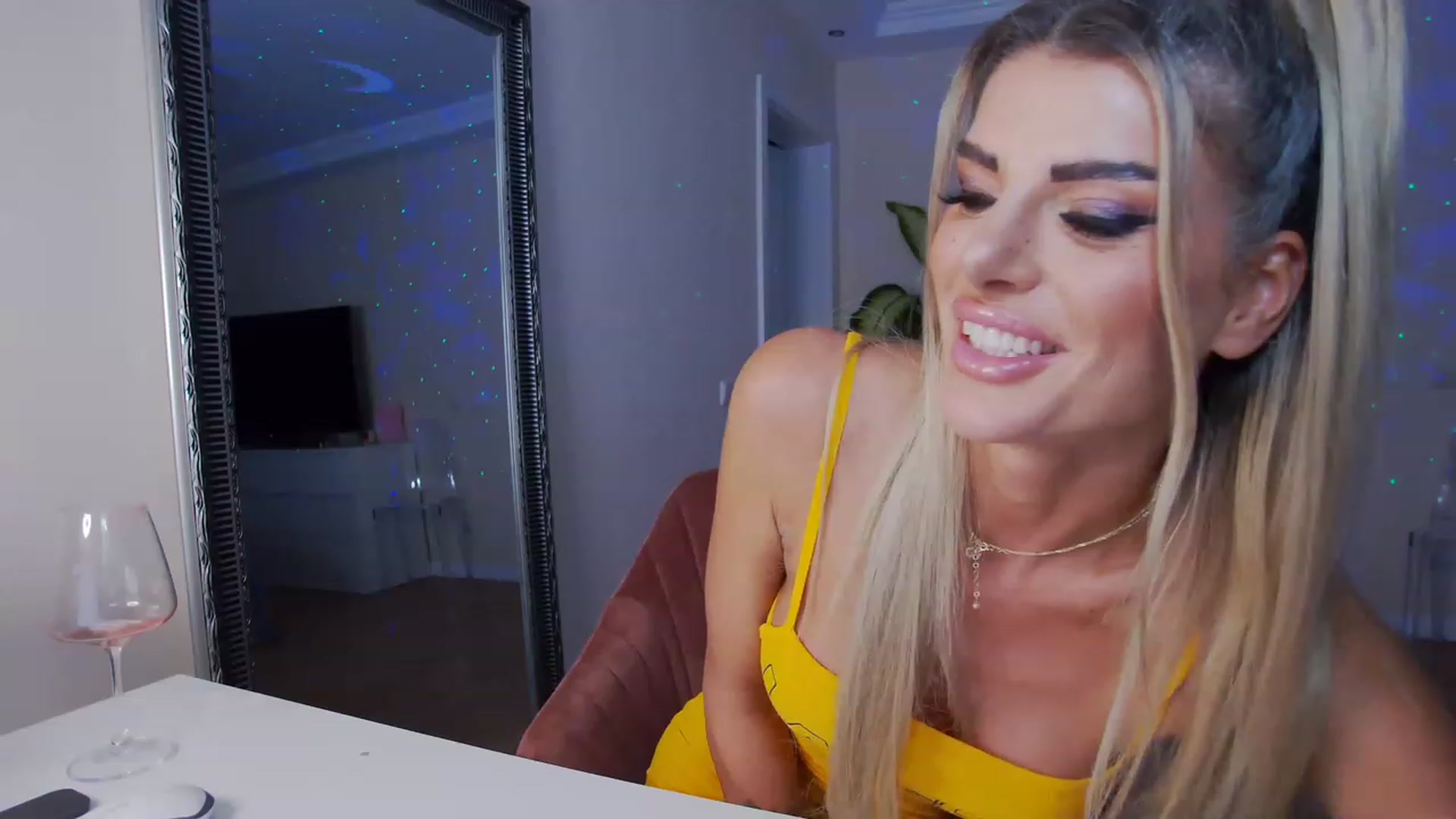 Gallery image thumbnail from TotalBella's myfreecams stream on, 02/08/2023, 24:39 image 7 of 20