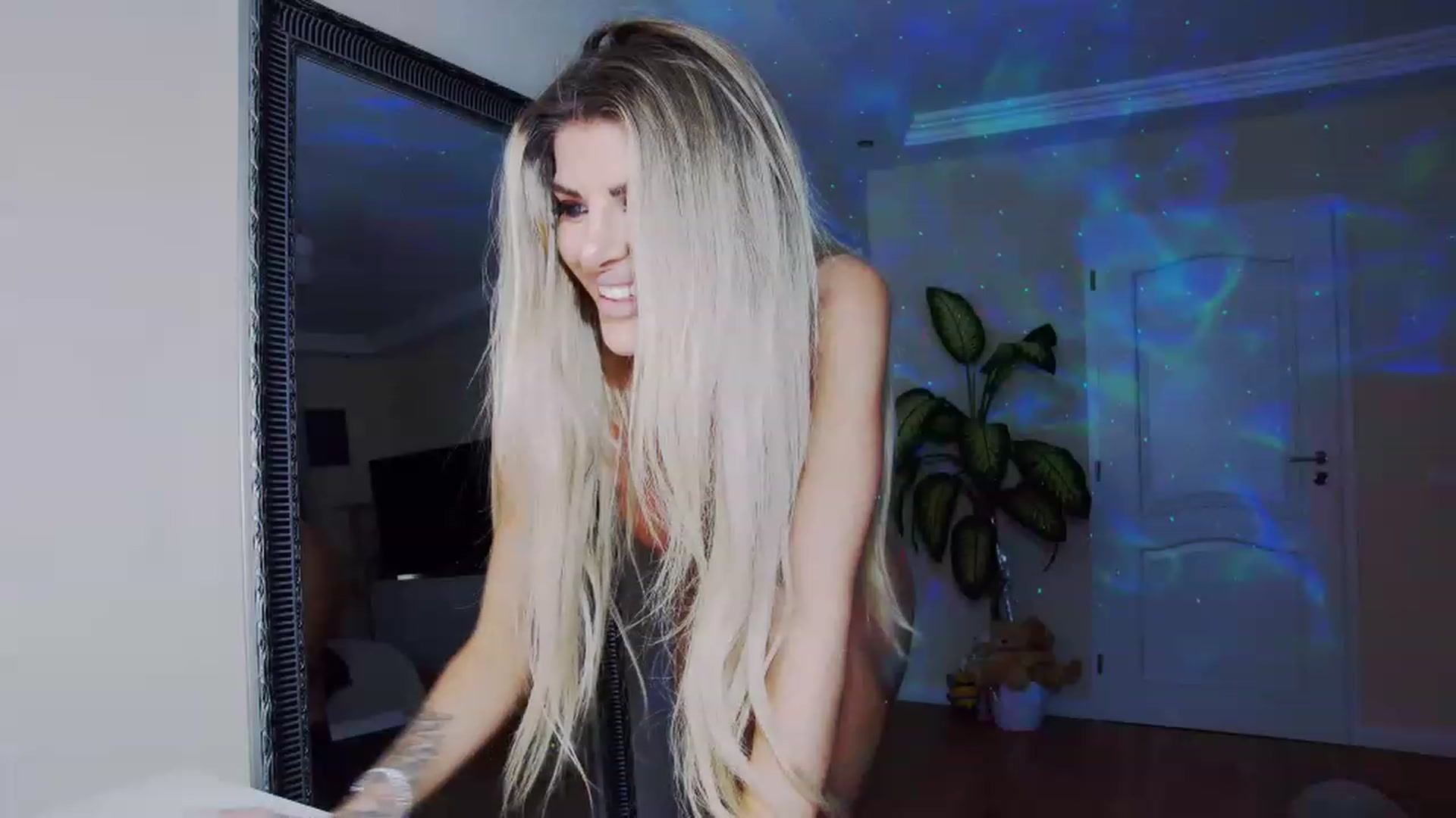 Gallery image thumbnail from TotalBella's myfreecams stream on, 02/18/2023, 01:36 image 5 of 20