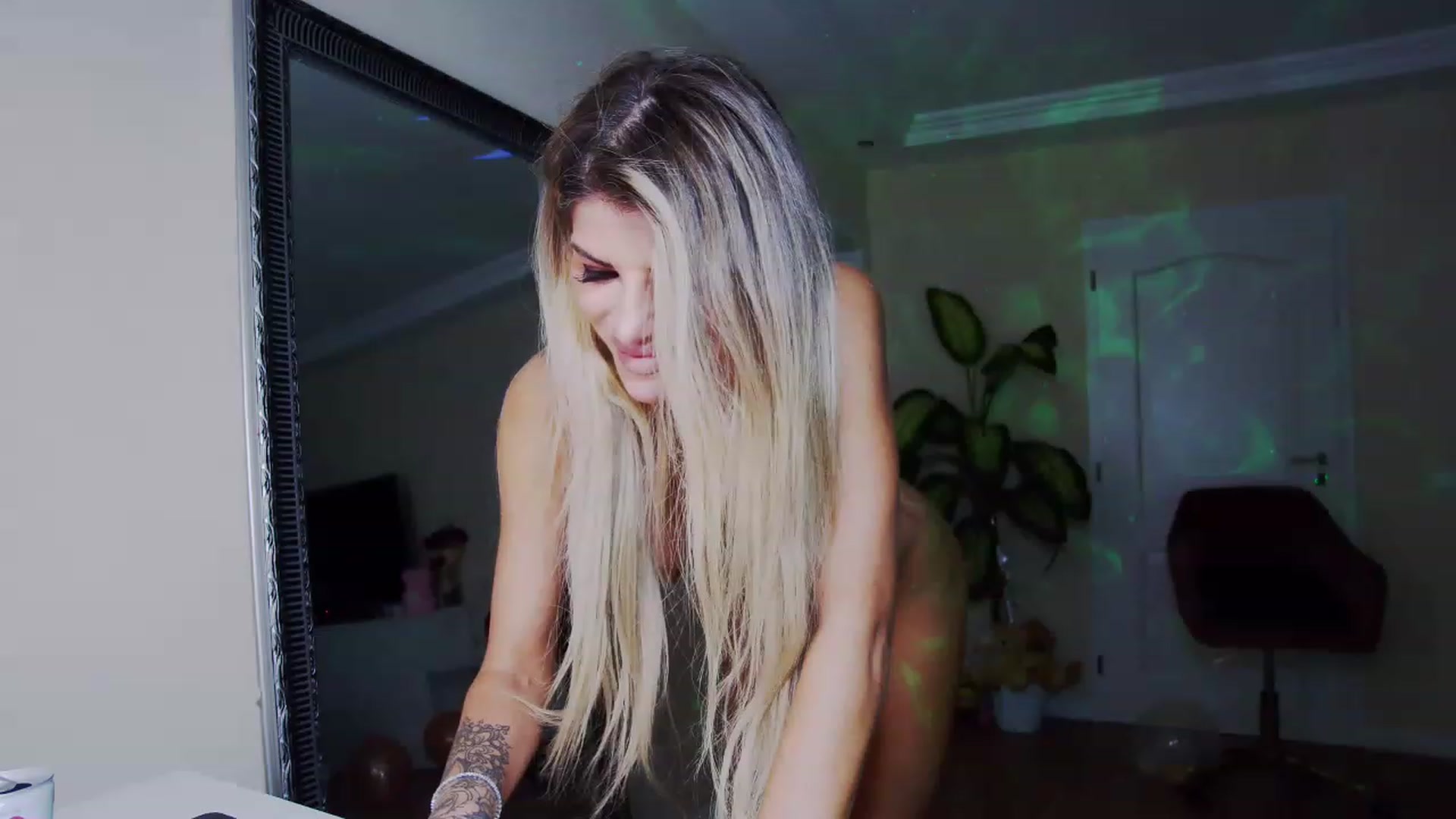 Gallery image thumbnail from TotalBella's myfreecams stream on, 02/18/2023, 01:36 image 10 of 20