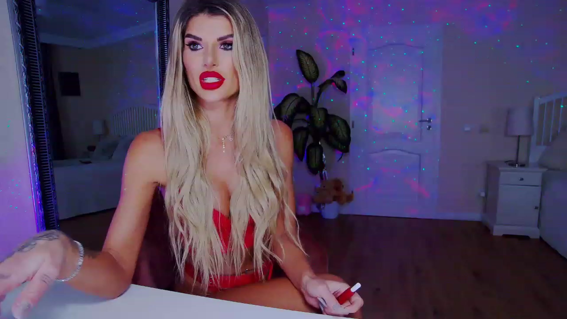 Gallery image thumbnail from TotalBella's myfreecams stream on, 02/19/2023, 22:34 image 9 of 20