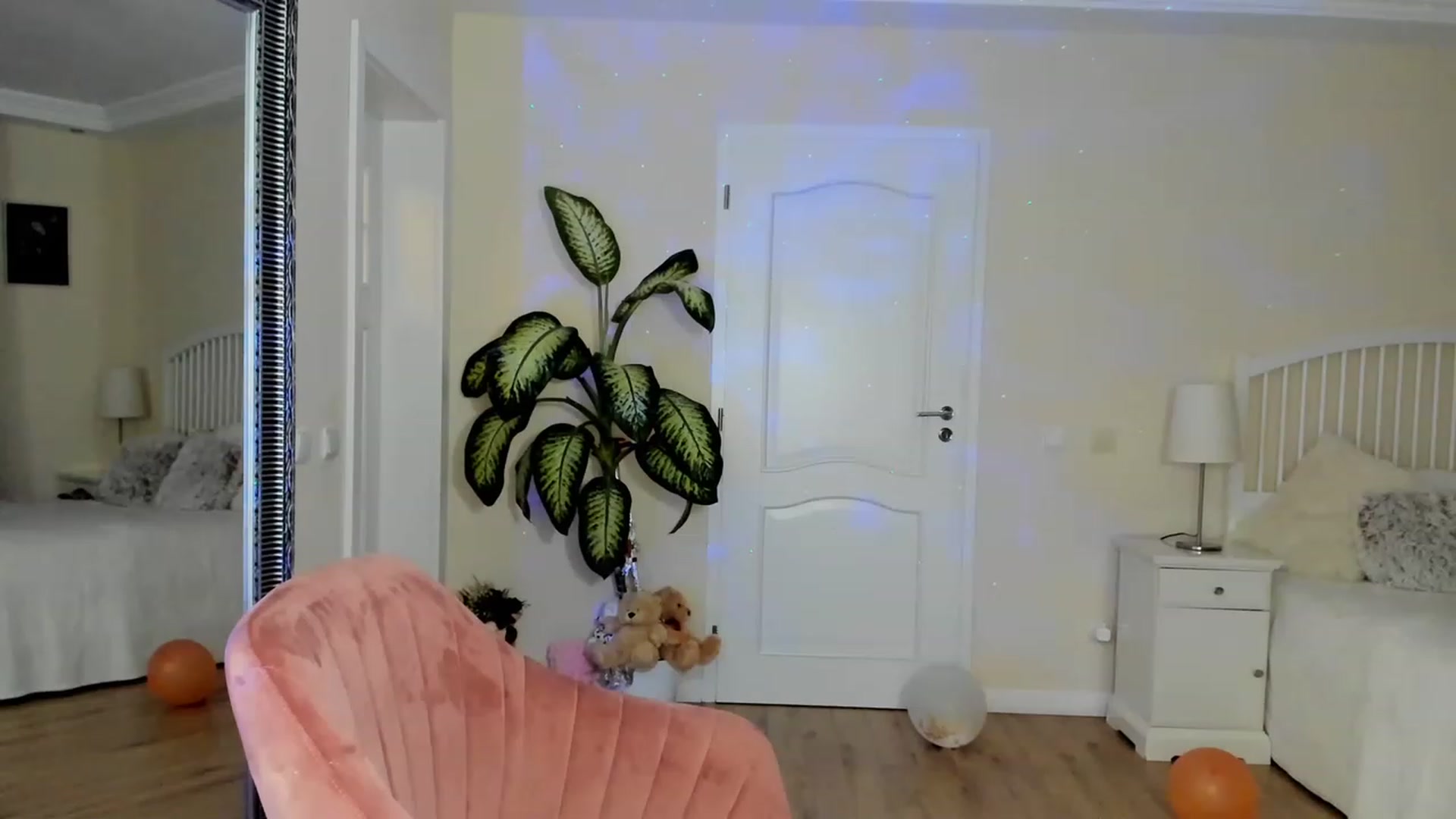 Gallery image thumbnail from TotalBella's myfreecams stream on, 02/23/2023, 24:16 image 4 of 20