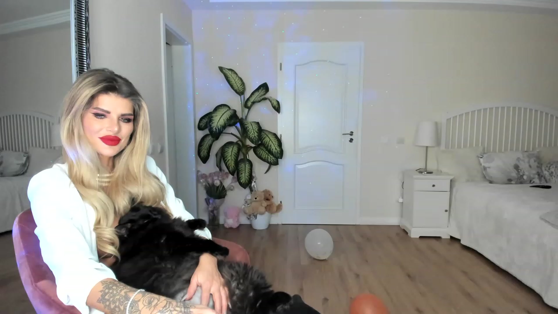 Gallery image thumbnail from TotalBella's myfreecams stream on, 02/28/2023, 23:43 image 2 of 20