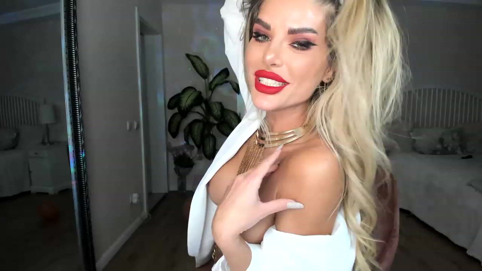Gallery image thumbnail from TotalBella's myfreecams stream on, 02/28/2023, 23:43 image 19 of 20