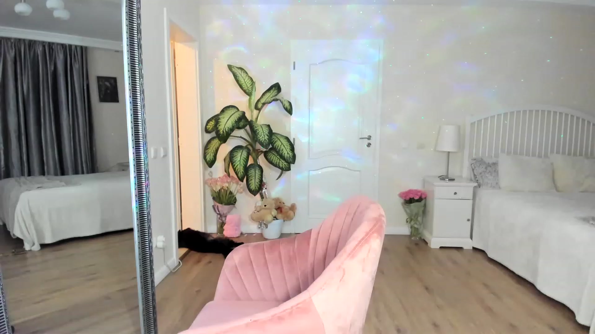 Gallery image thumbnail from TotalBella's myfreecams stream on, 03/01/2023, 21:18 image 2 of 20
