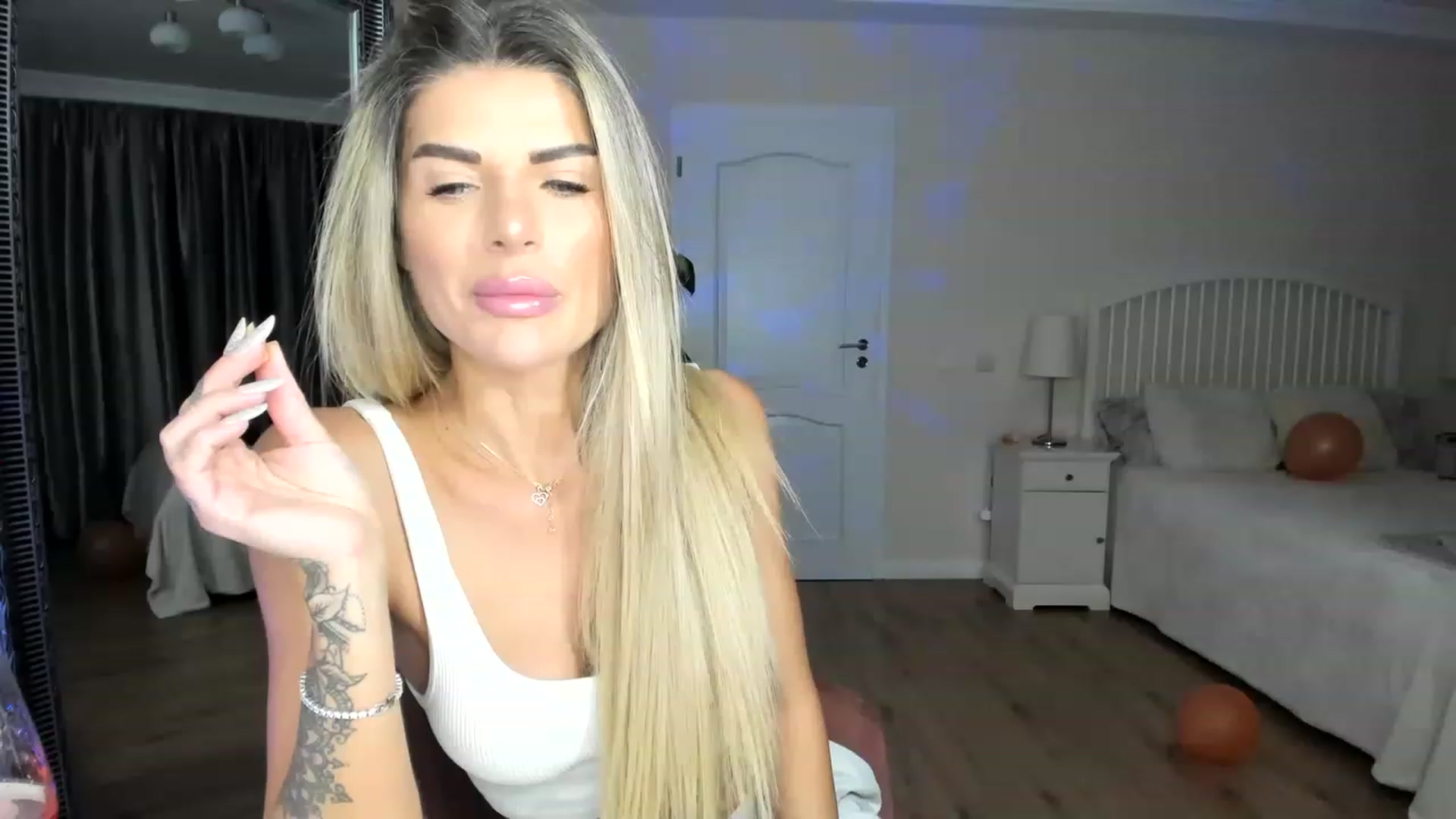 Gallery image thumbnail from TotalBella's myfreecams stream on, 03/02/2023, 22:13 image 19 of 20