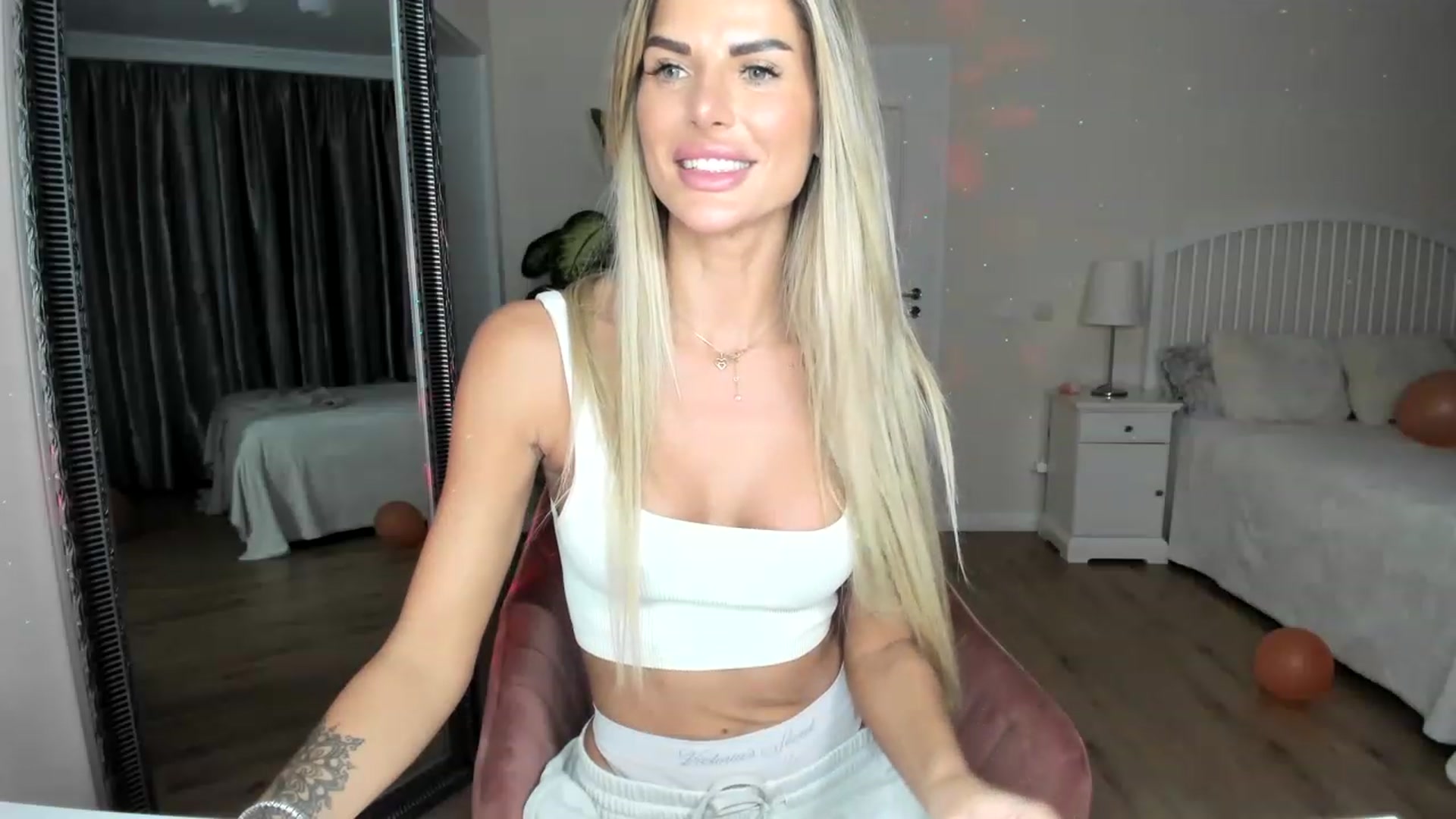 Gallery image thumbnail from TotalBella's myfreecams stream on, 03/03/2023, 01:35 image 12 of 20