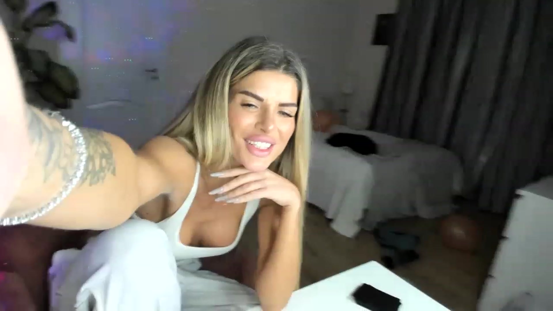 Gallery image thumbnail from TotalBella's myfreecams stream on, 03/03/2023, 02:33 image 14 of 20