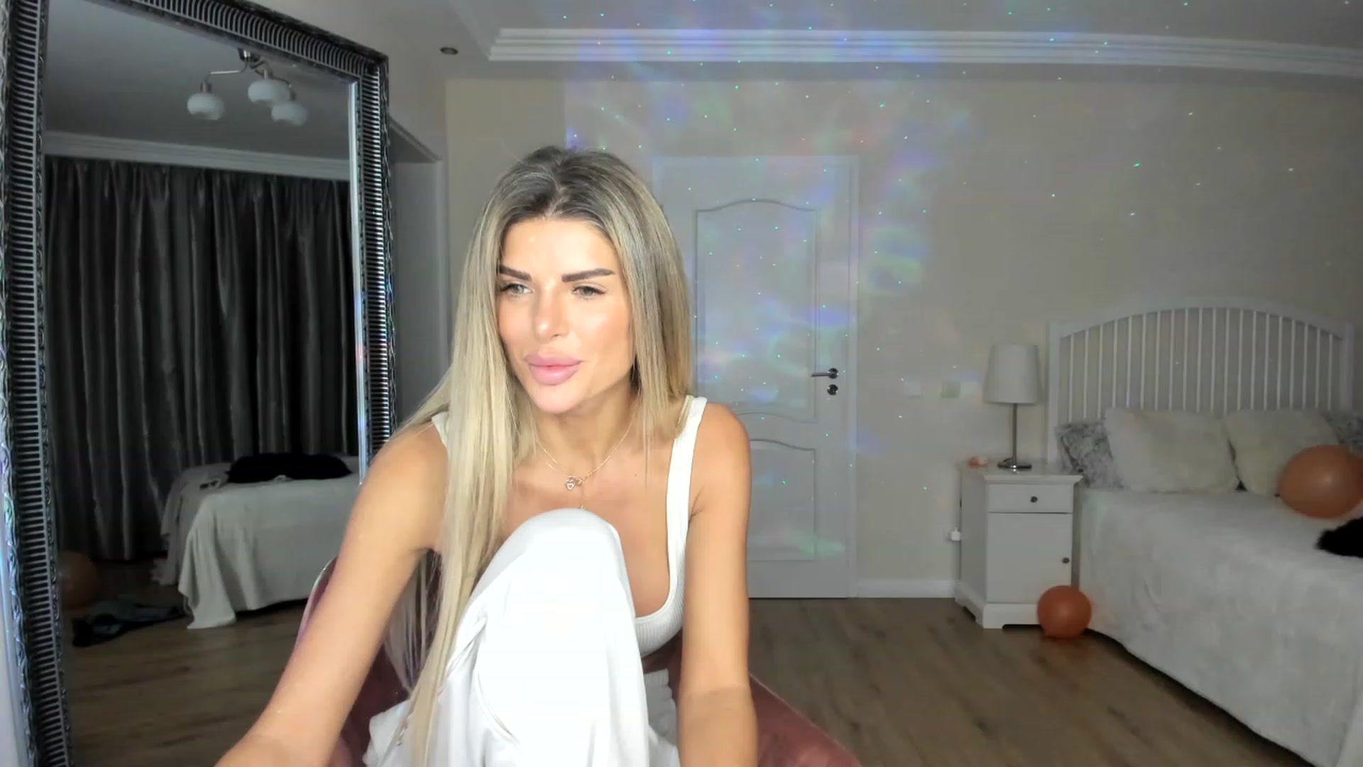 Gallery image thumbnail from TotalBella's myfreecams stream on, 03/03/2023, 02:33 image 12 of 20