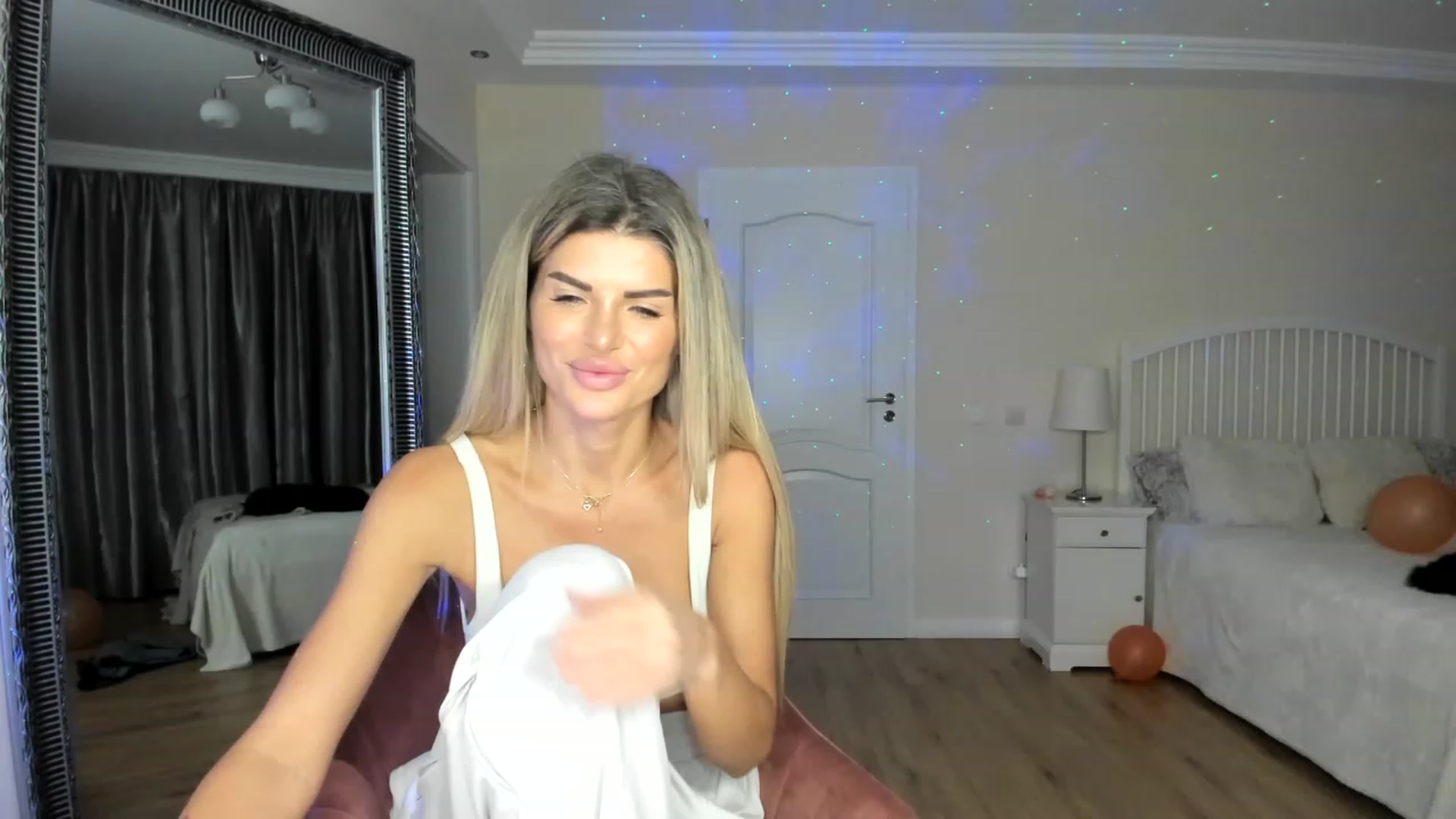 Gallery image thumbnail from TotalBella's myfreecams stream on, 03/03/2023, 02:33 image 13 of 20