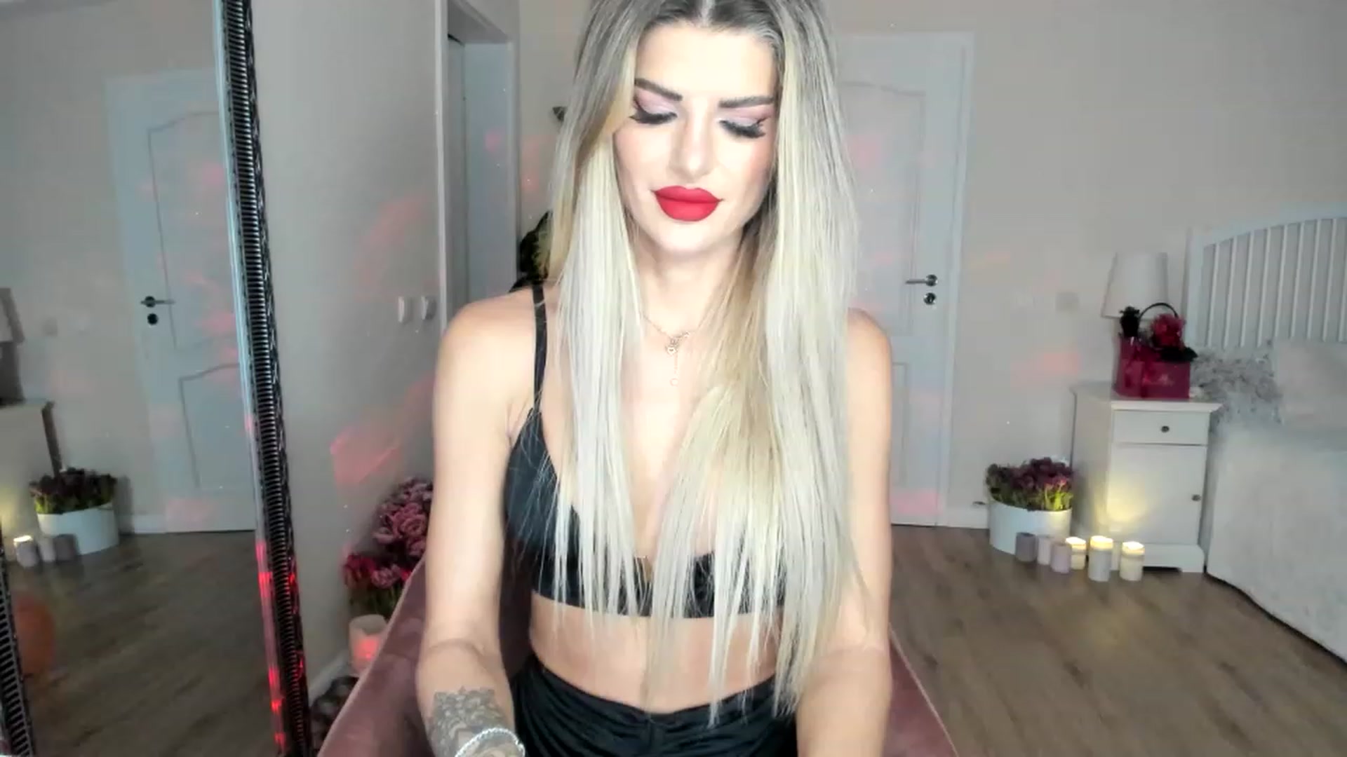 Gallery image thumbnail from TotalBella's myfreecams stream on, 03/08/2023, 23:06 image 5 of 20