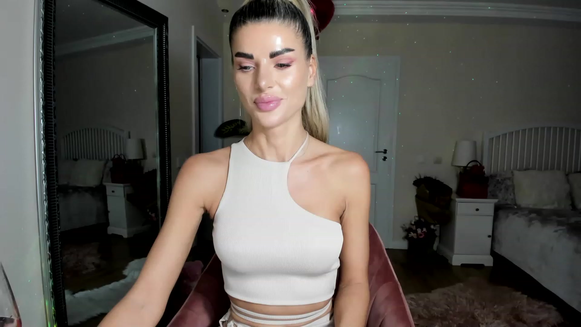 Gallery image thumbnail from TotalBella's myfreecams stream on, 03/10/2023, 22:30 image 13 of 20