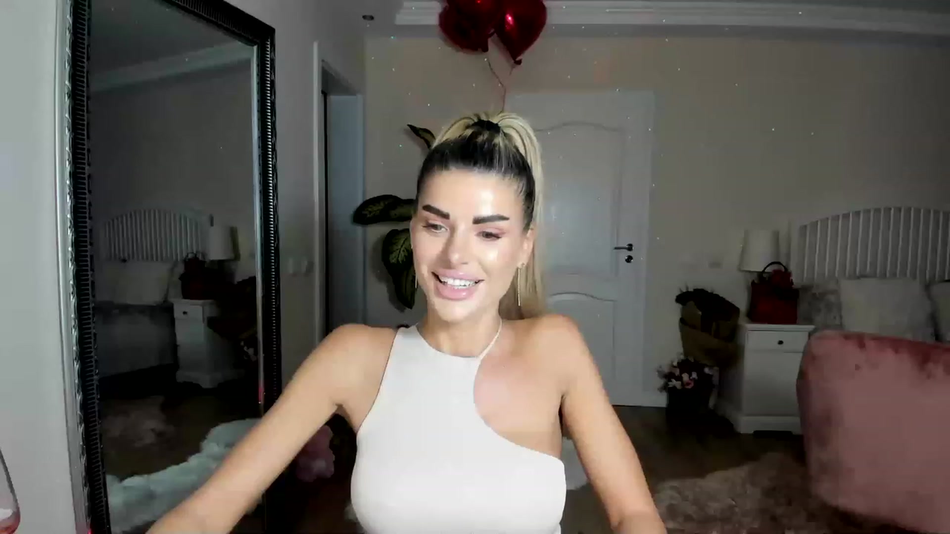 Gallery image thumbnail from TotalBella's myfreecams stream on, 03/10/2023, 22:30 image 19 of 20