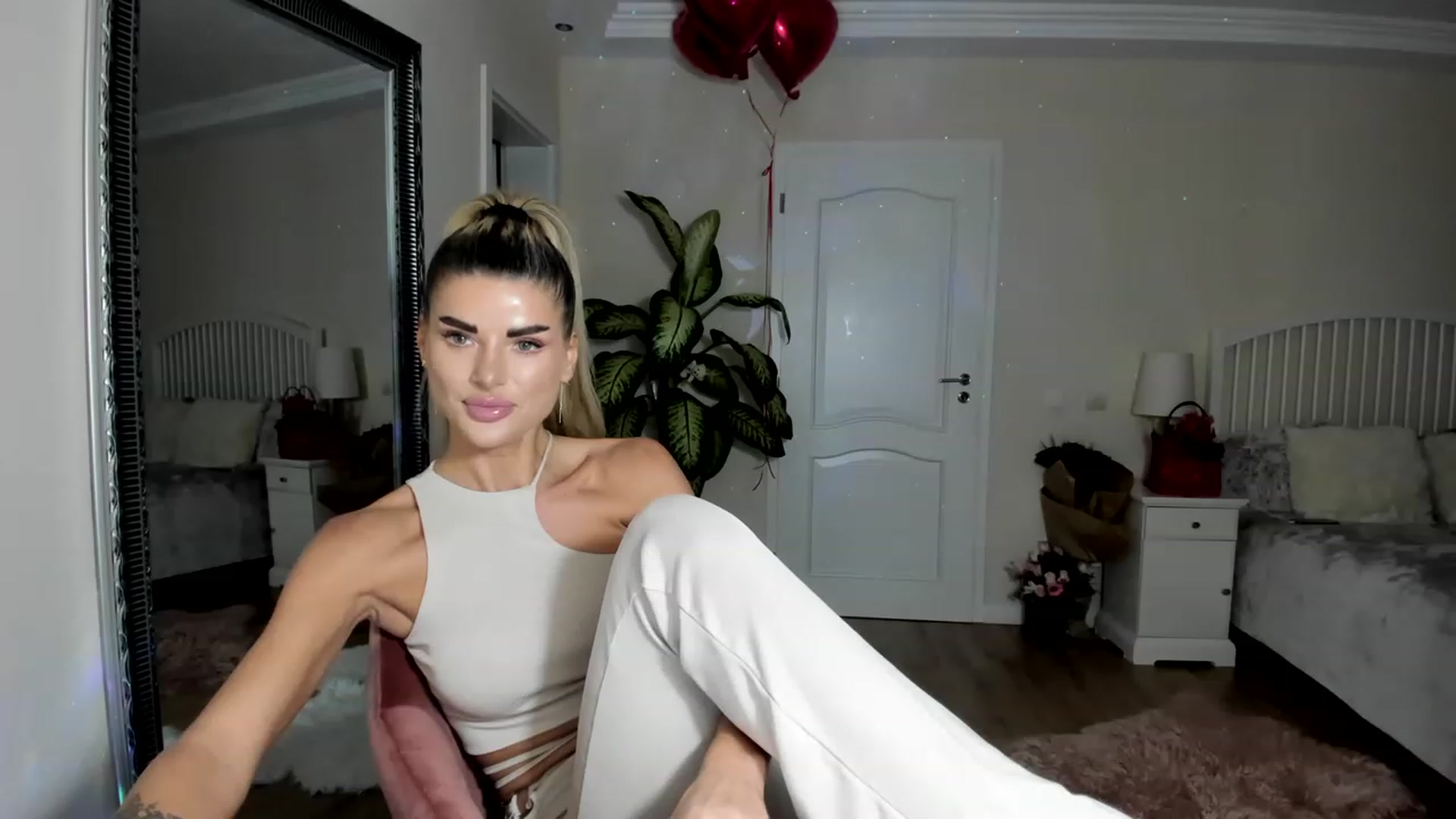 Gallery image thumbnail from TotalBella's myfreecams stream on, 03/10/2023, 22:30 image 4 of 20