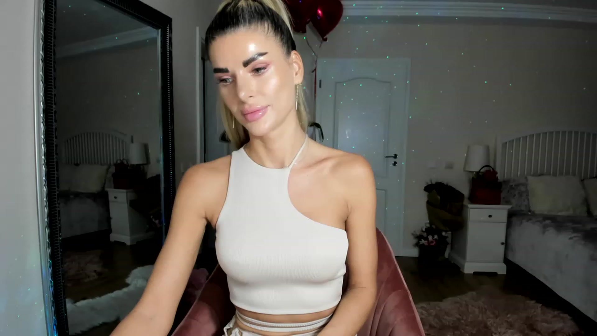 Gallery image thumbnail from TotalBella's myfreecams stream on, 03/10/2023, 22:30 image 10 of 20