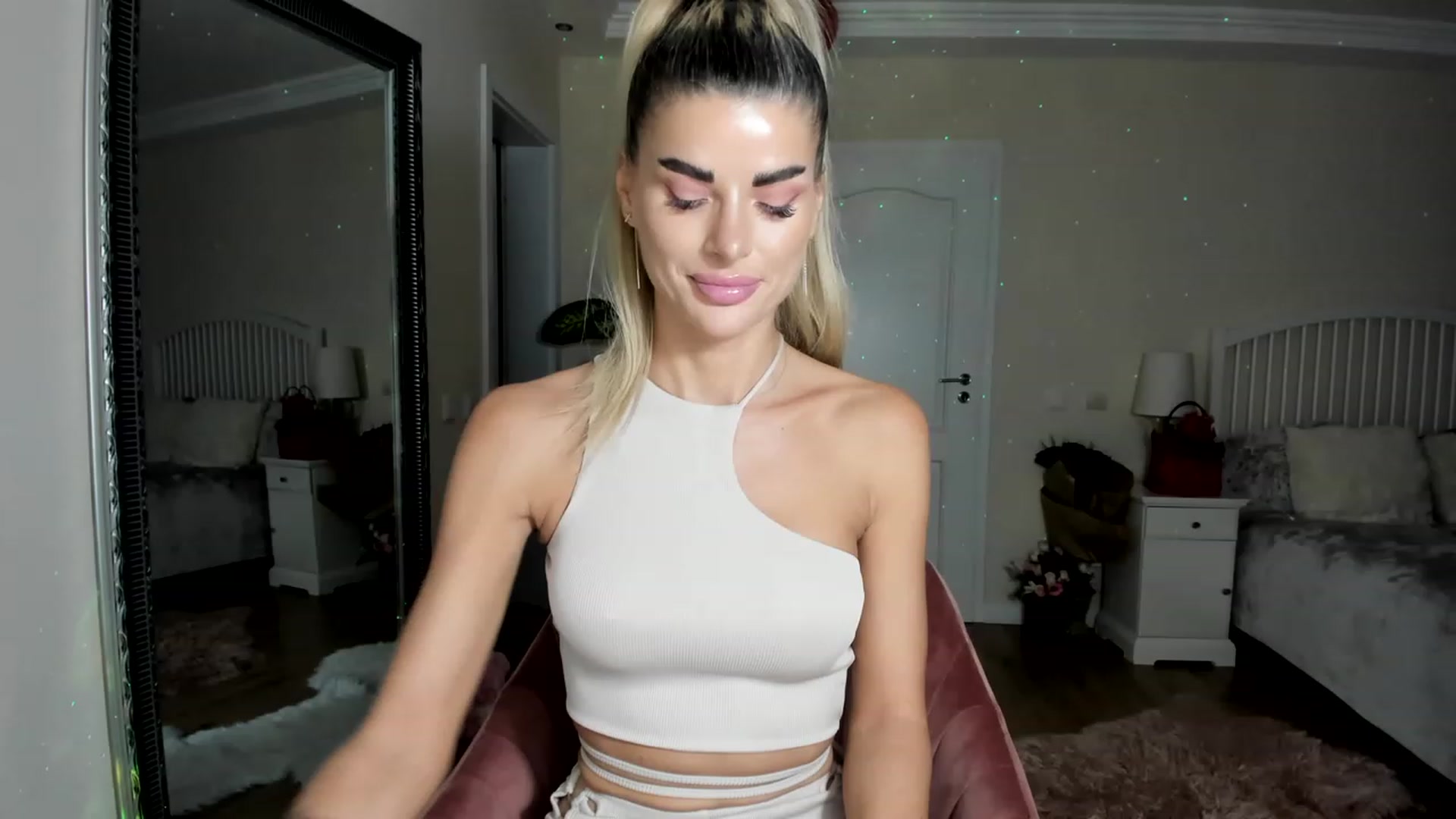 Gallery image thumbnail from TotalBella's myfreecams stream on, 03/10/2023, 22:30 image 11 of 20
