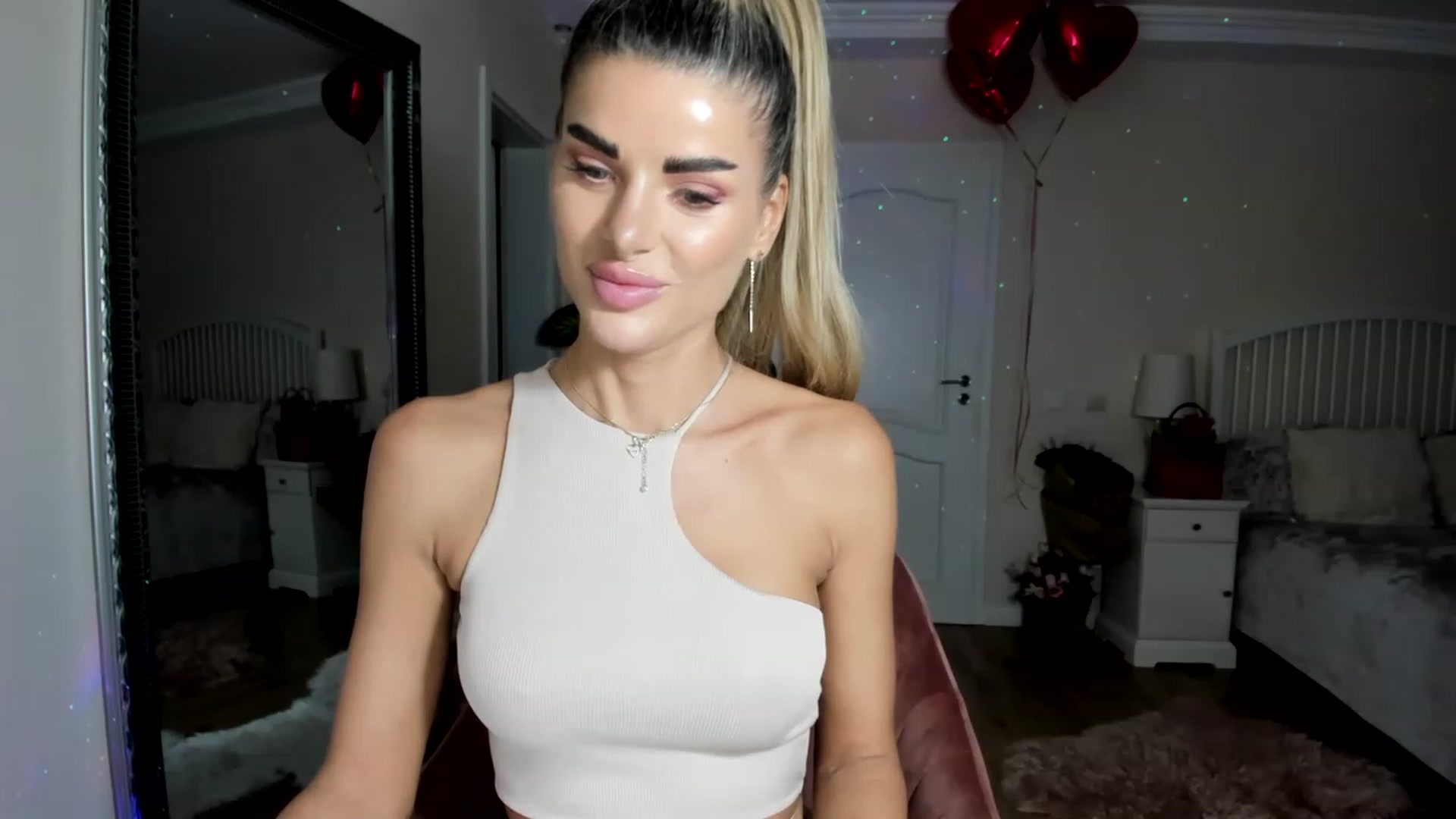 Gallery image thumbnail from TotalBella's myfreecams stream on, 03/11/2023, 24:23 image 6 of 20