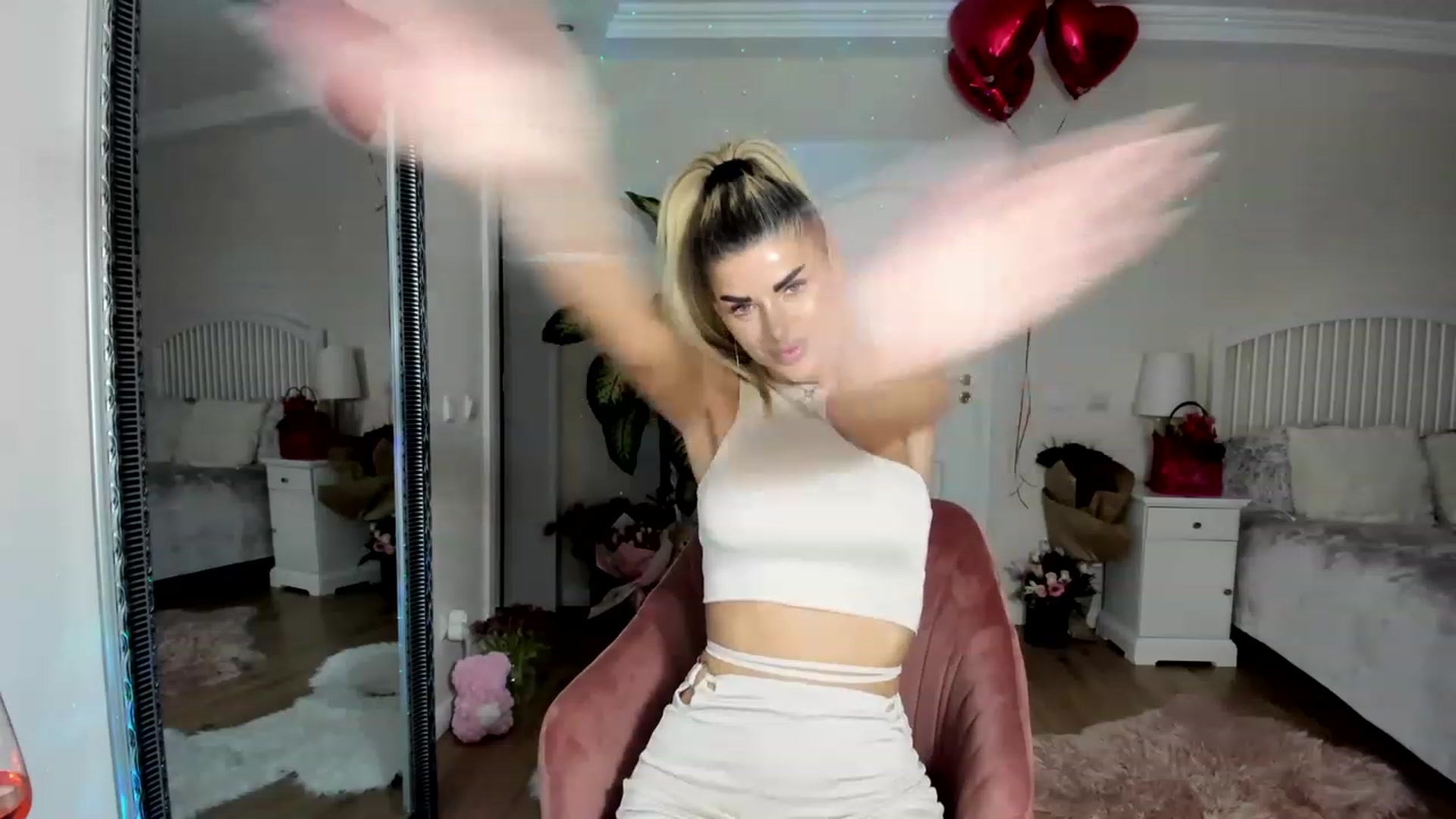 Gallery image thumbnail from TotalBella's myfreecams stream on, 03/11/2023, 24:23 image 4 of 20