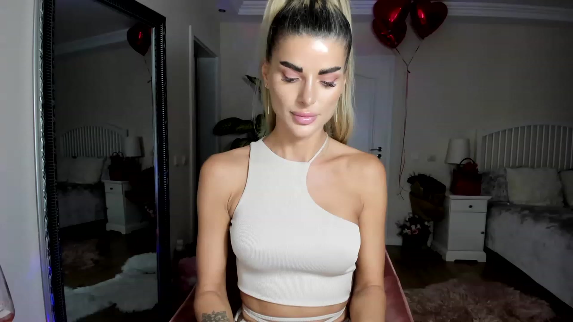 Gallery image thumbnail from TotalBella's myfreecams stream on, 03/11/2023, 24:23 image 1 of 20