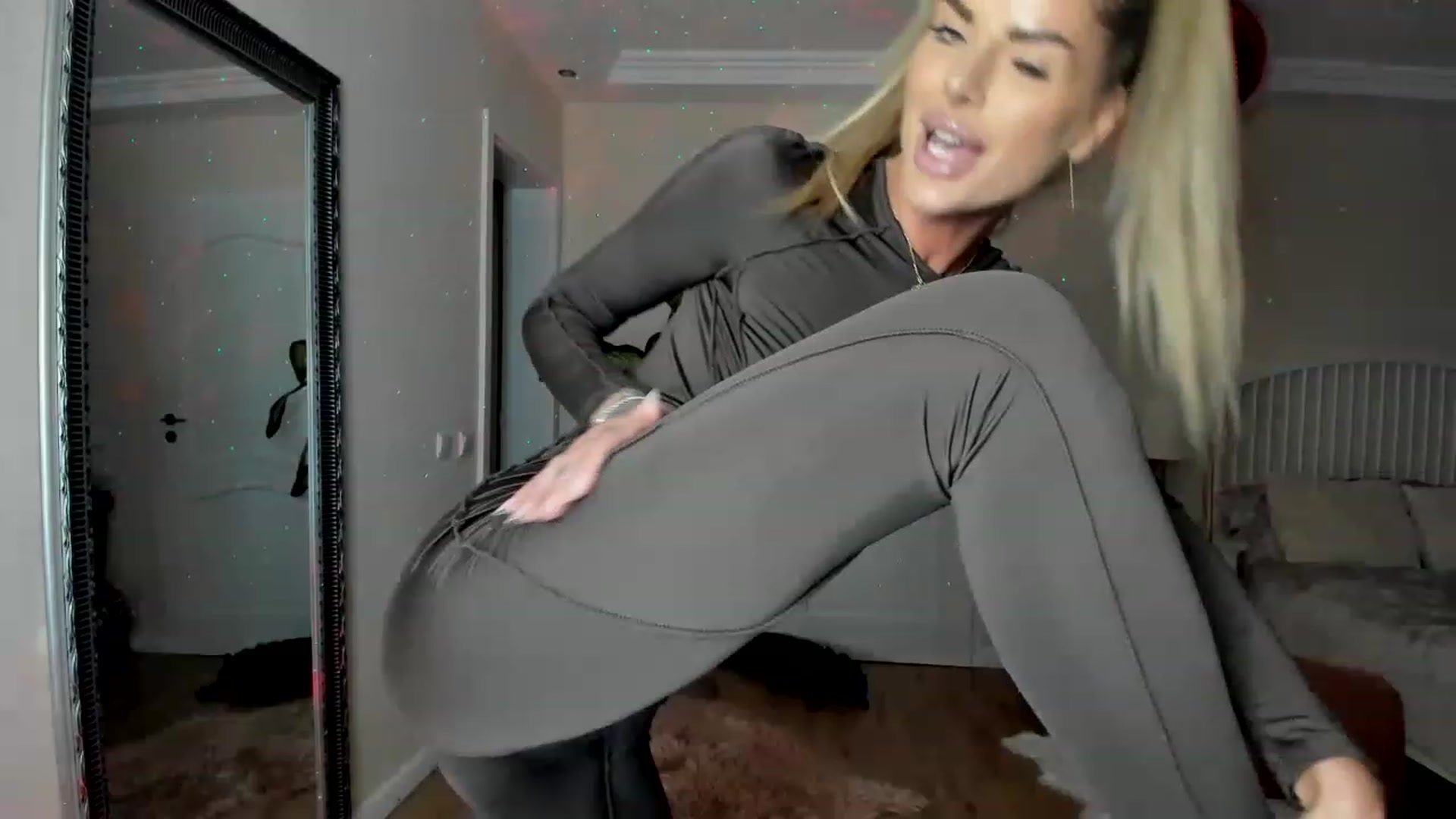 Gallery image thumbnail from TotalBella's myfreecams stream on, 03/14/2023, 23:47 image 10 of 20