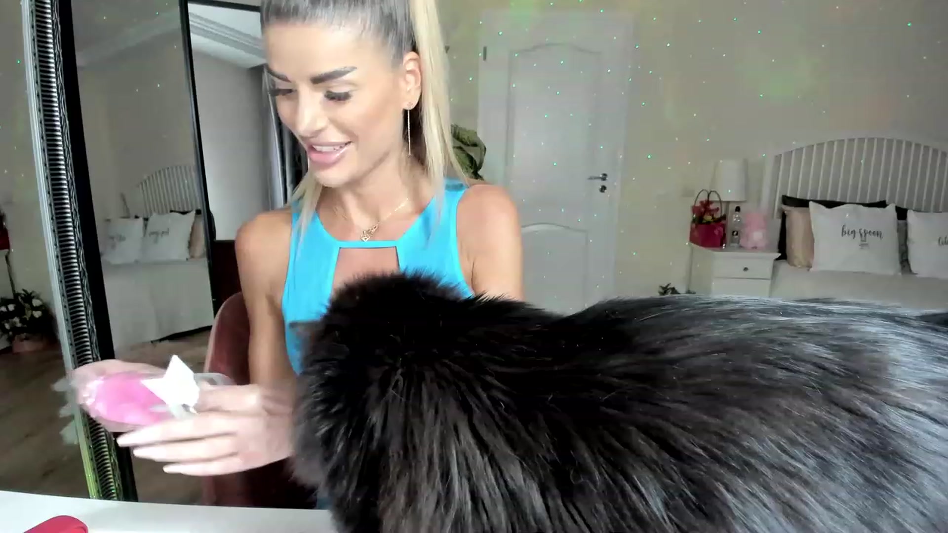 Gallery image thumbnail from TotalBella's myfreecams stream on, 03/29/2023, 21:19 image 7 of 20