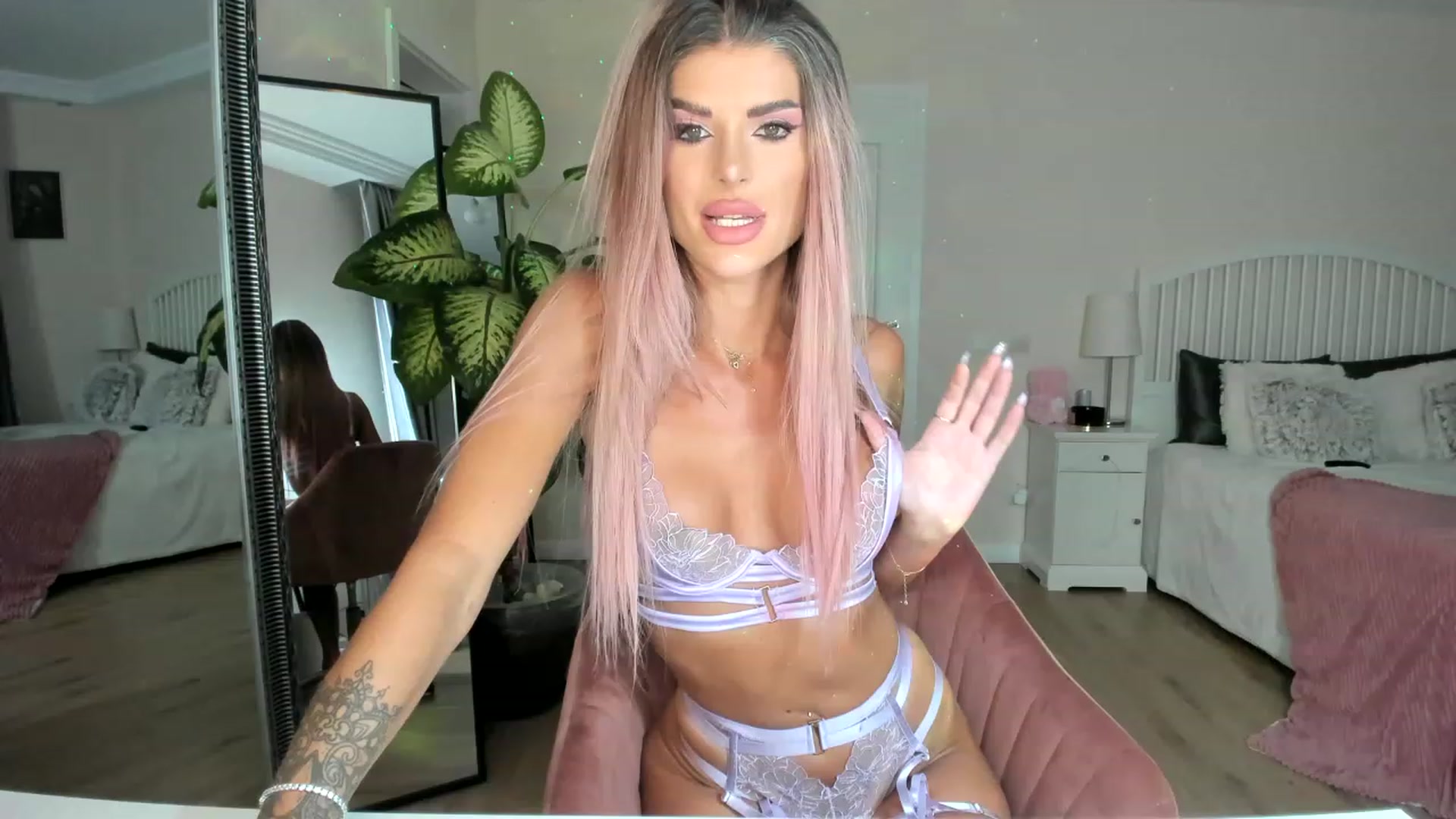 Gallery image thumbnail from TotalBella's myfreecams stream on, 05/11/2023, 21:06 image 2 of 20