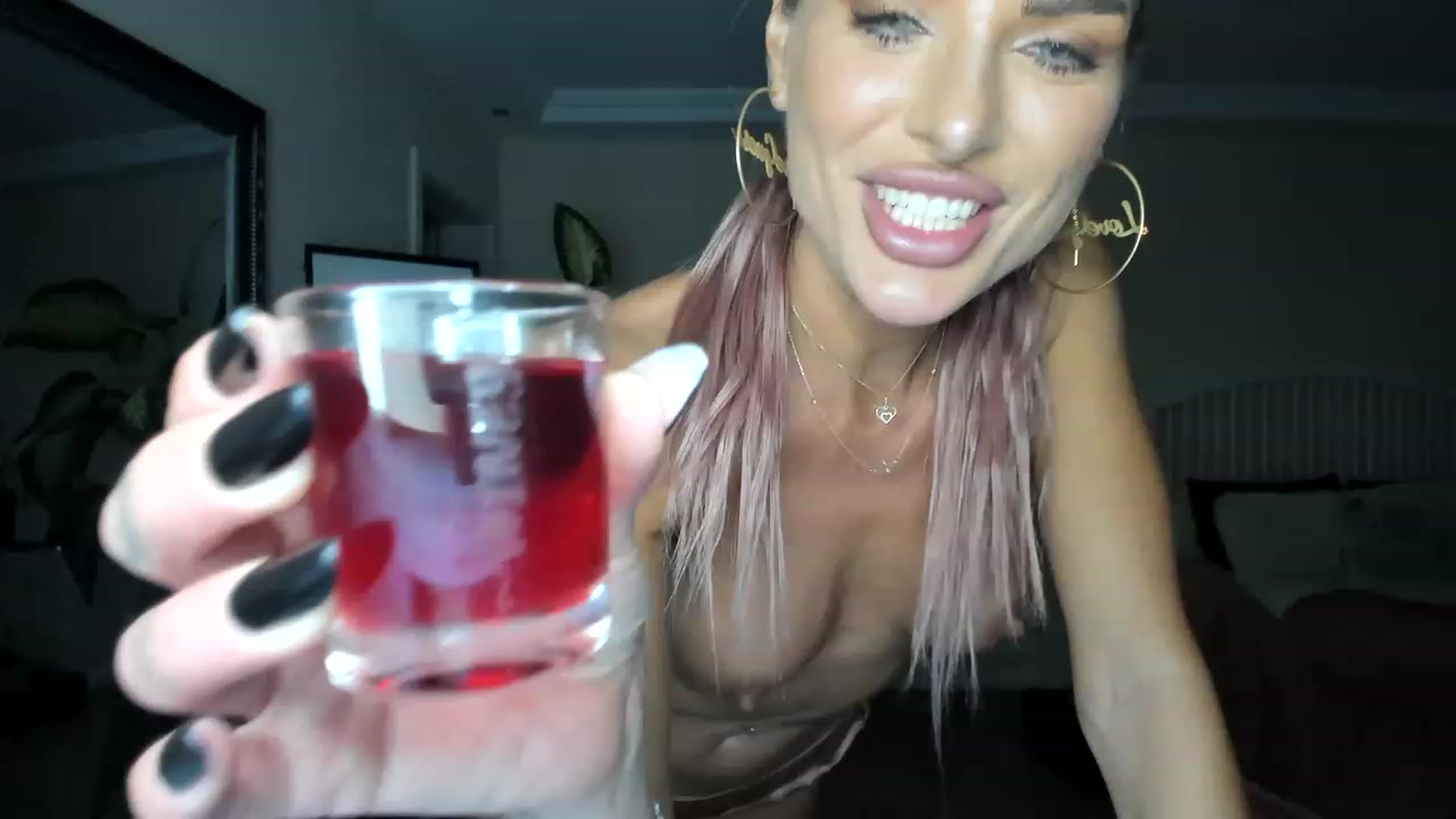 Gallery image thumbnail from TotalBella's myfreecams stream on, 05/14/2023, 23:42 image 1 of 20