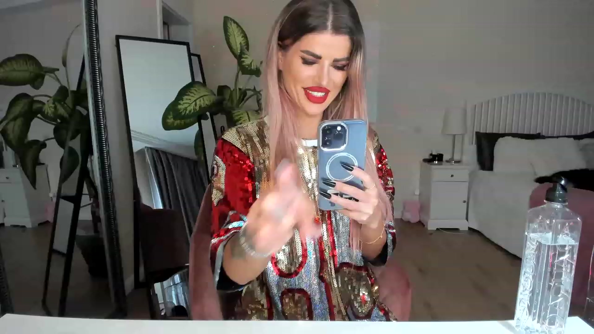 Gallery image thumbnail from TotalBella's myfreecams stream on, 05/18/2023, 21:23 image 6 of 20